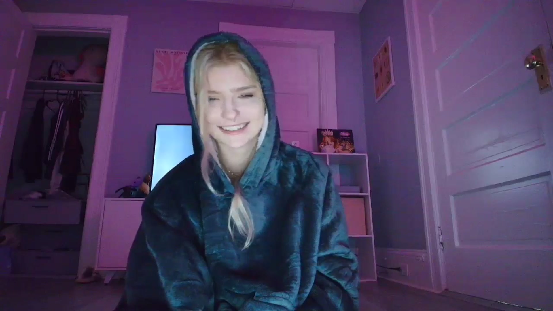 Gallery image thumbnail from DuckChan0's myfreecams stream on, 11/05/2025, 16:43 image 18 of 20