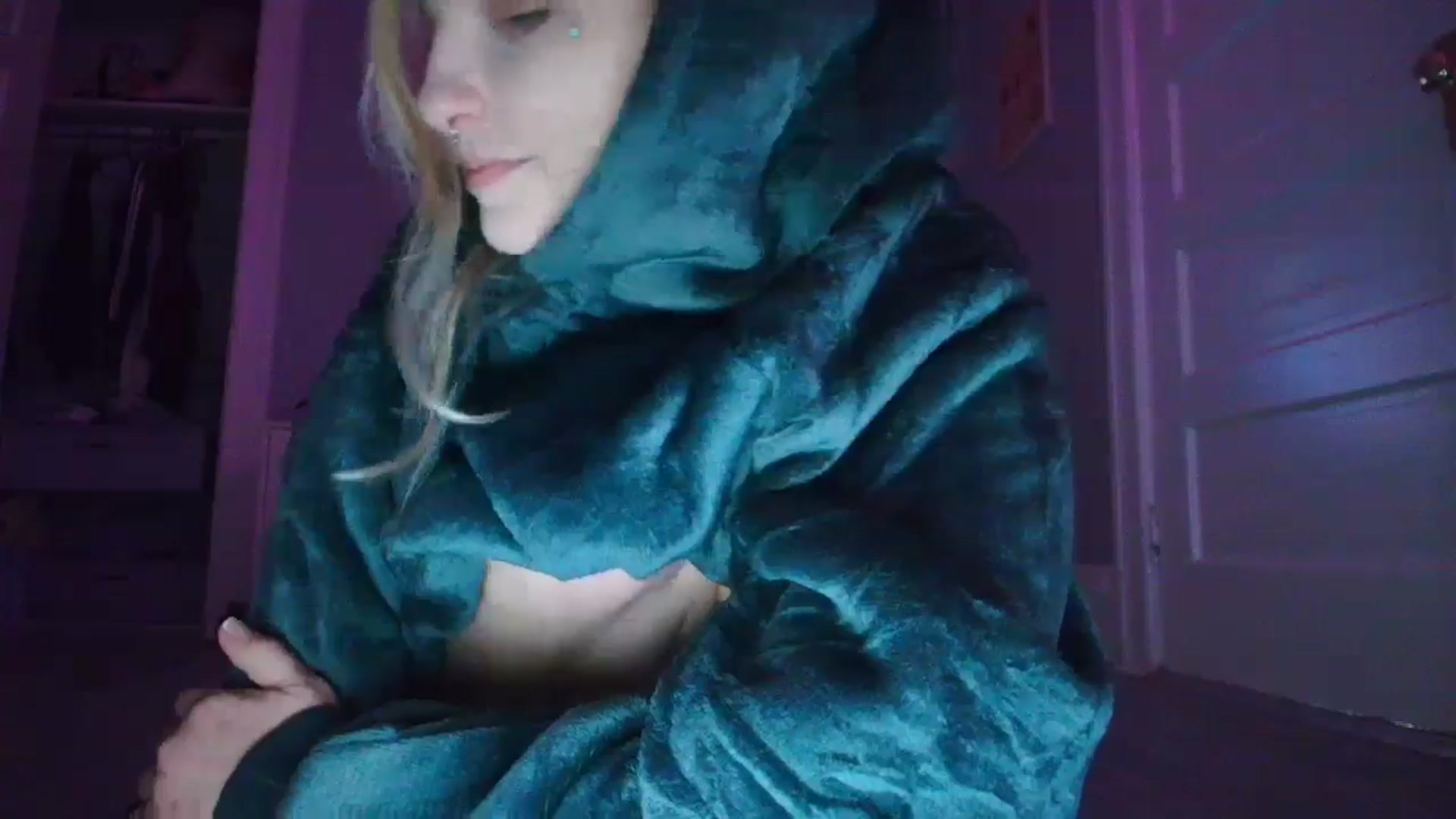 Gallery image thumbnail from DuckChan0's myfreecams stream on, 11/05/2025, 16:43 image 20 of 20
