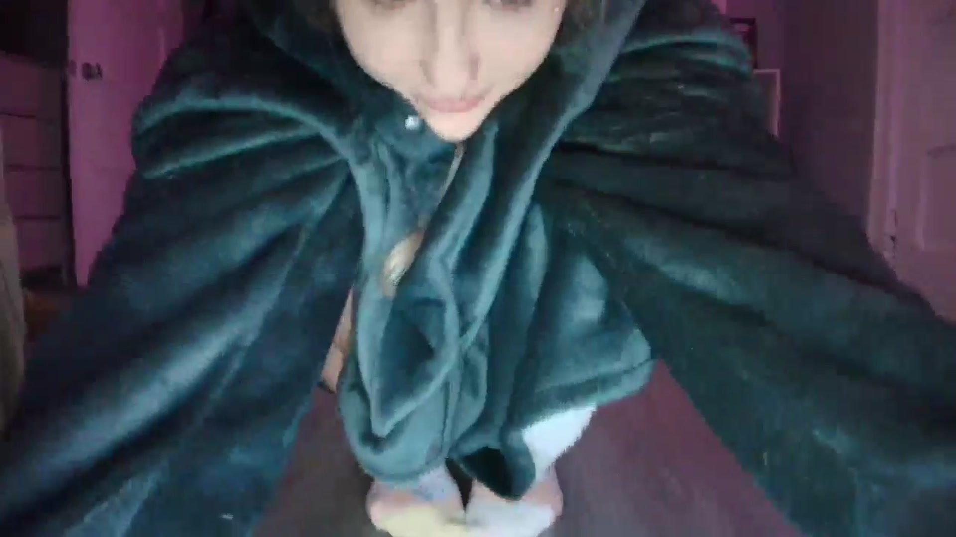 Gallery image thumbnail from DuckChan0's myfreecams stream on, 11/05/2025, 16:43 image 13 of 20