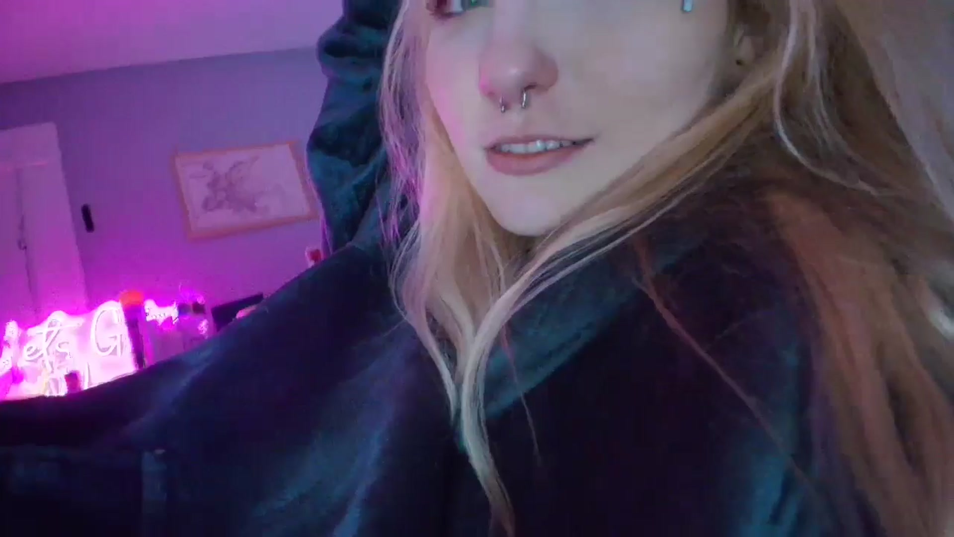 Gallery image thumbnail from DuckChan0's myfreecams stream on, 11/05/2025, 17:08 image 7 of 20