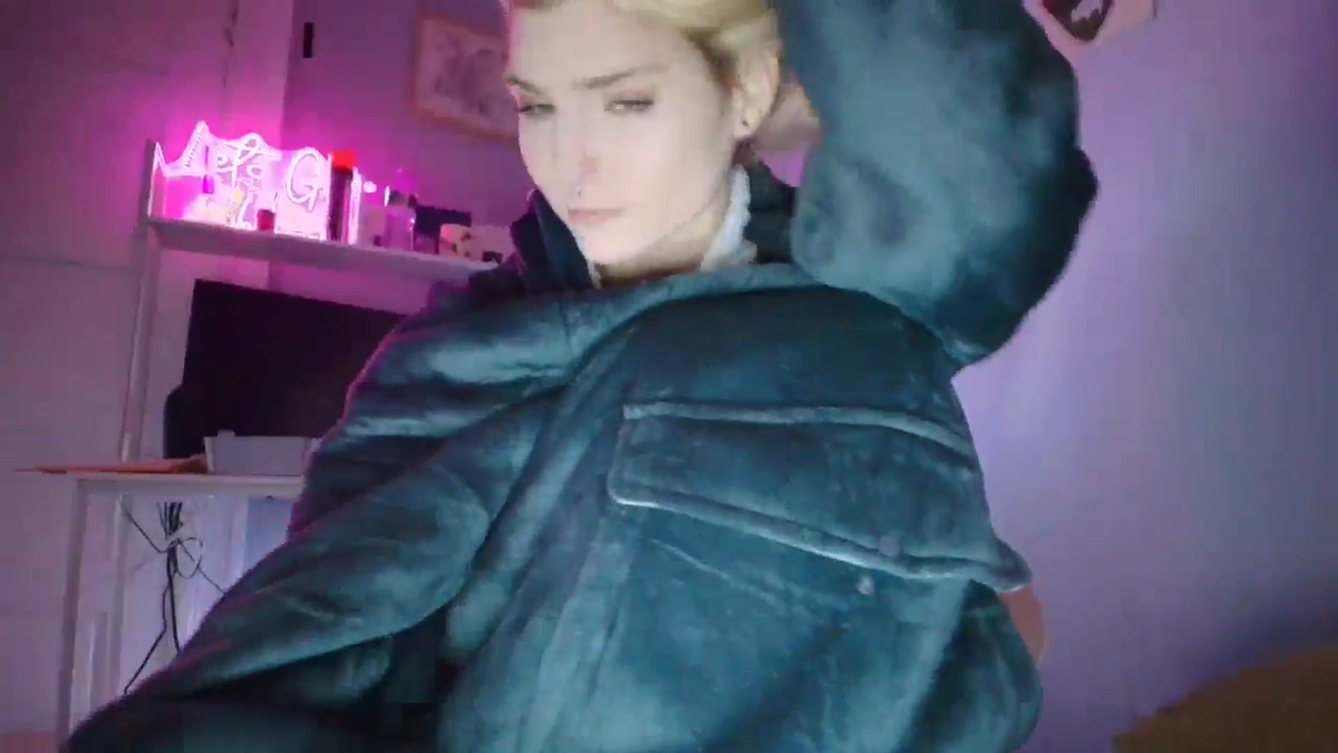 Gallery image thumbnail from DuckChan0's myfreecams stream on, 11/05/2025, 17:08 image 2 of 20