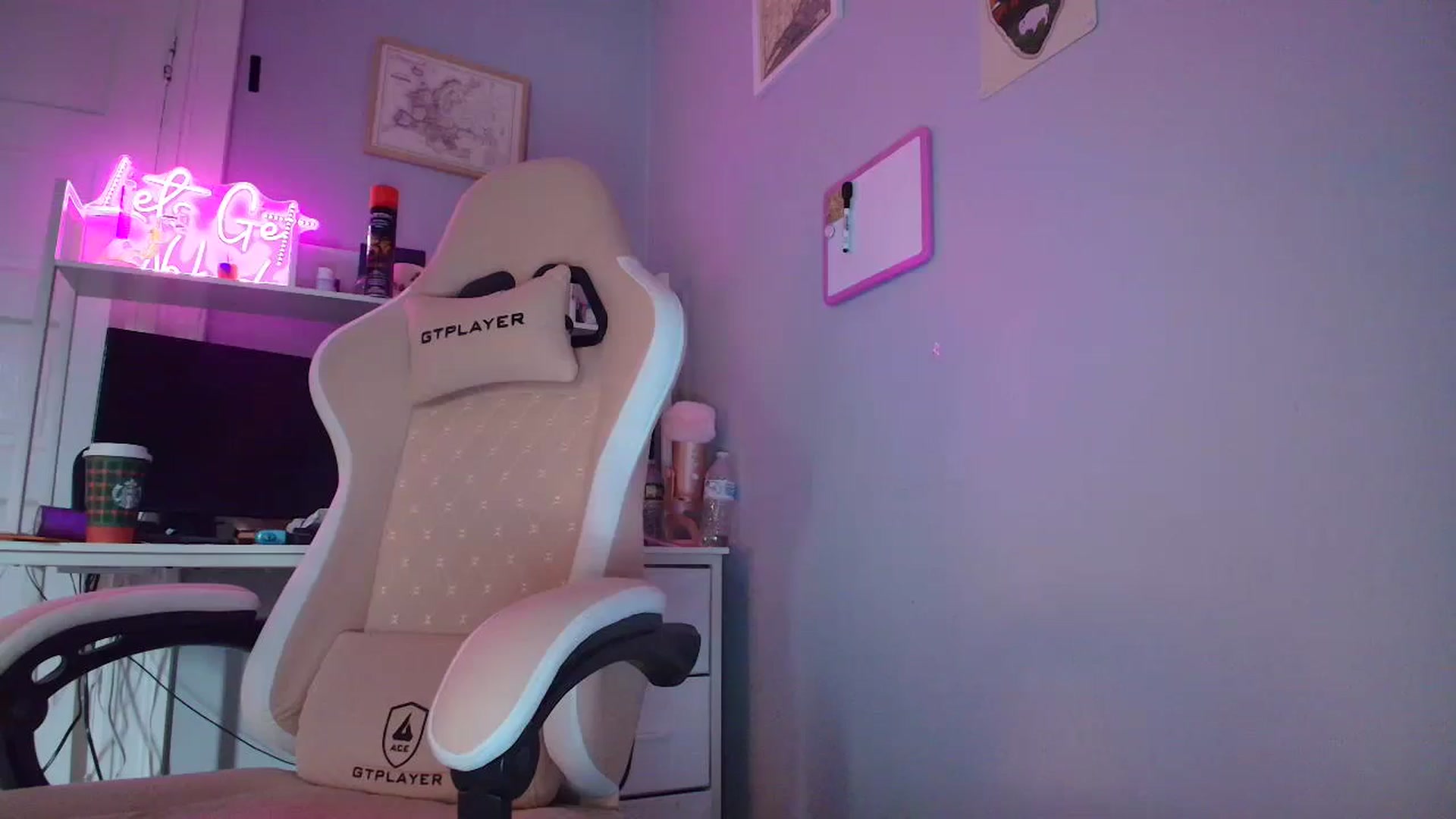 Gallery image thumbnail from DuckChan0's myfreecams stream on, 11/06/2025, 15:50 image 2 of 20