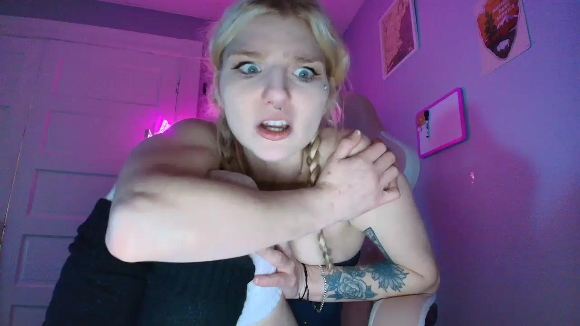 Gallery image thumbnail from DuckChan0's myfreecams stream on, 11/06/2025, 17:56 image 1 of 20