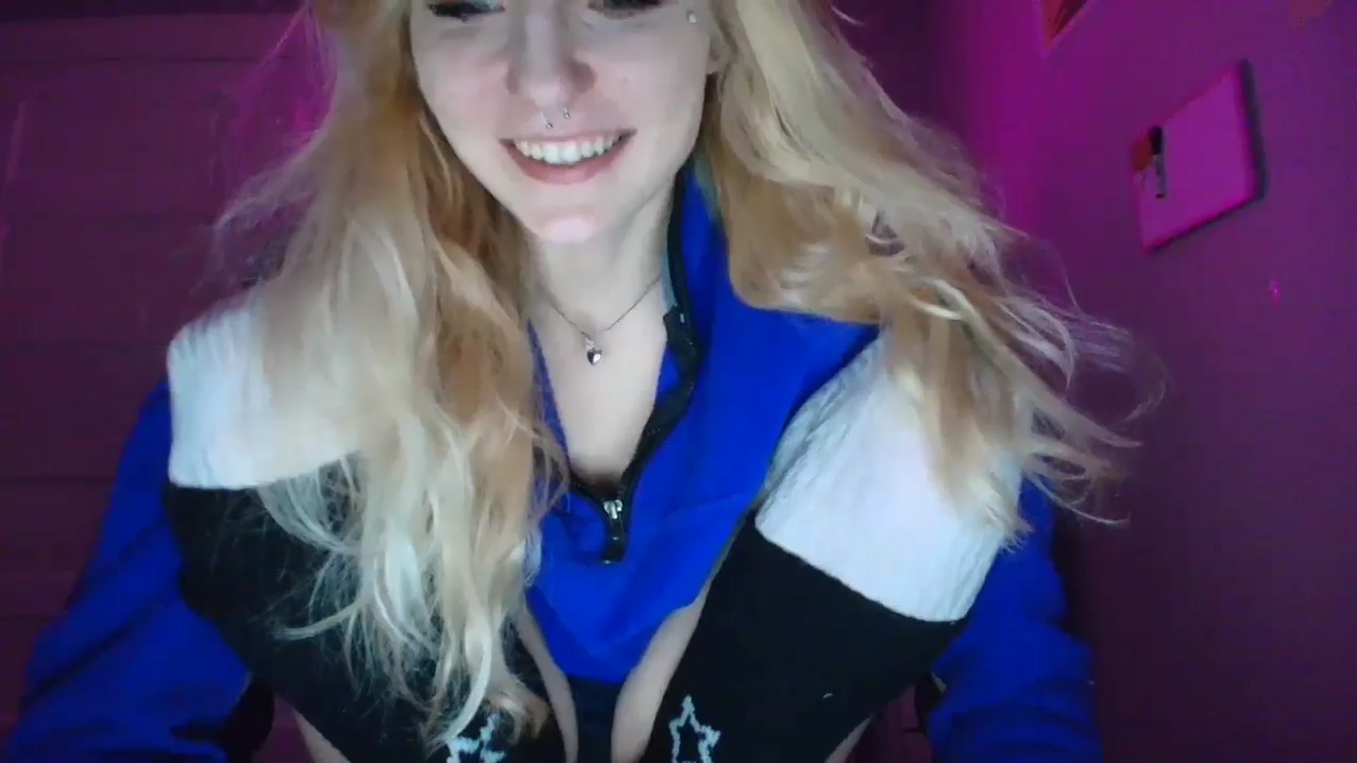 Gallery image thumbnail from DuckChan0's myfreecams stream on, 11/06/2025, 17:56 image 18 of 20