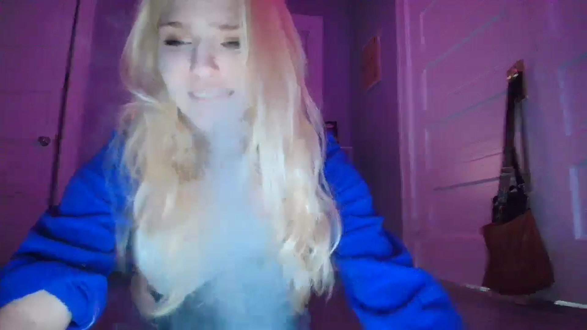 Gallery image thumbnail from DuckChan0's myfreecams stream on, 11/06/2025, 18:58 image 14 of 20