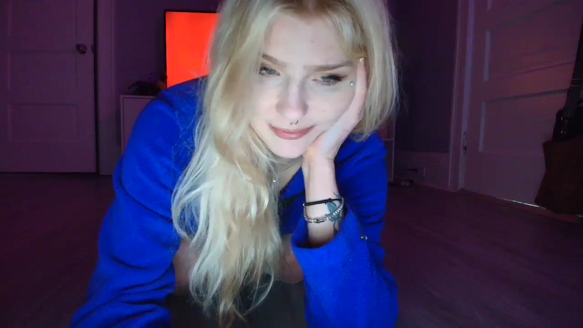 Gallery image thumbnail from DuckChan0's myfreecams stream on, 11/06/2025, 18:58 image 11 of 20