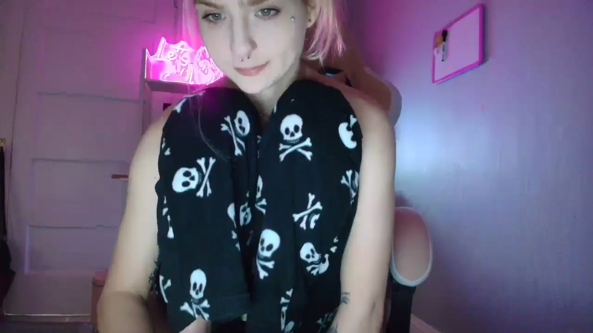 Gallery image thumbnail from DuckChan0's myfreecams stream on, 11/07/2025, 15:16 image 11 of 20
