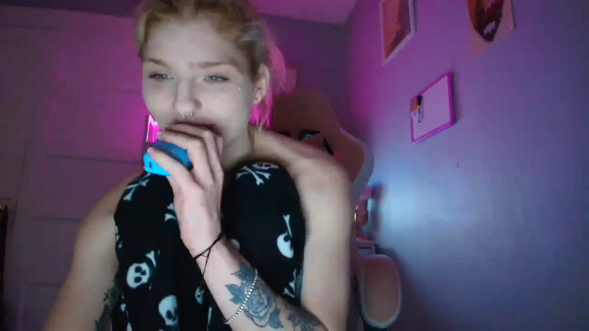 Gallery image thumbnail from DuckChan0's myfreecams stream on, 11/07/2025, 15:16 image 3 of 20