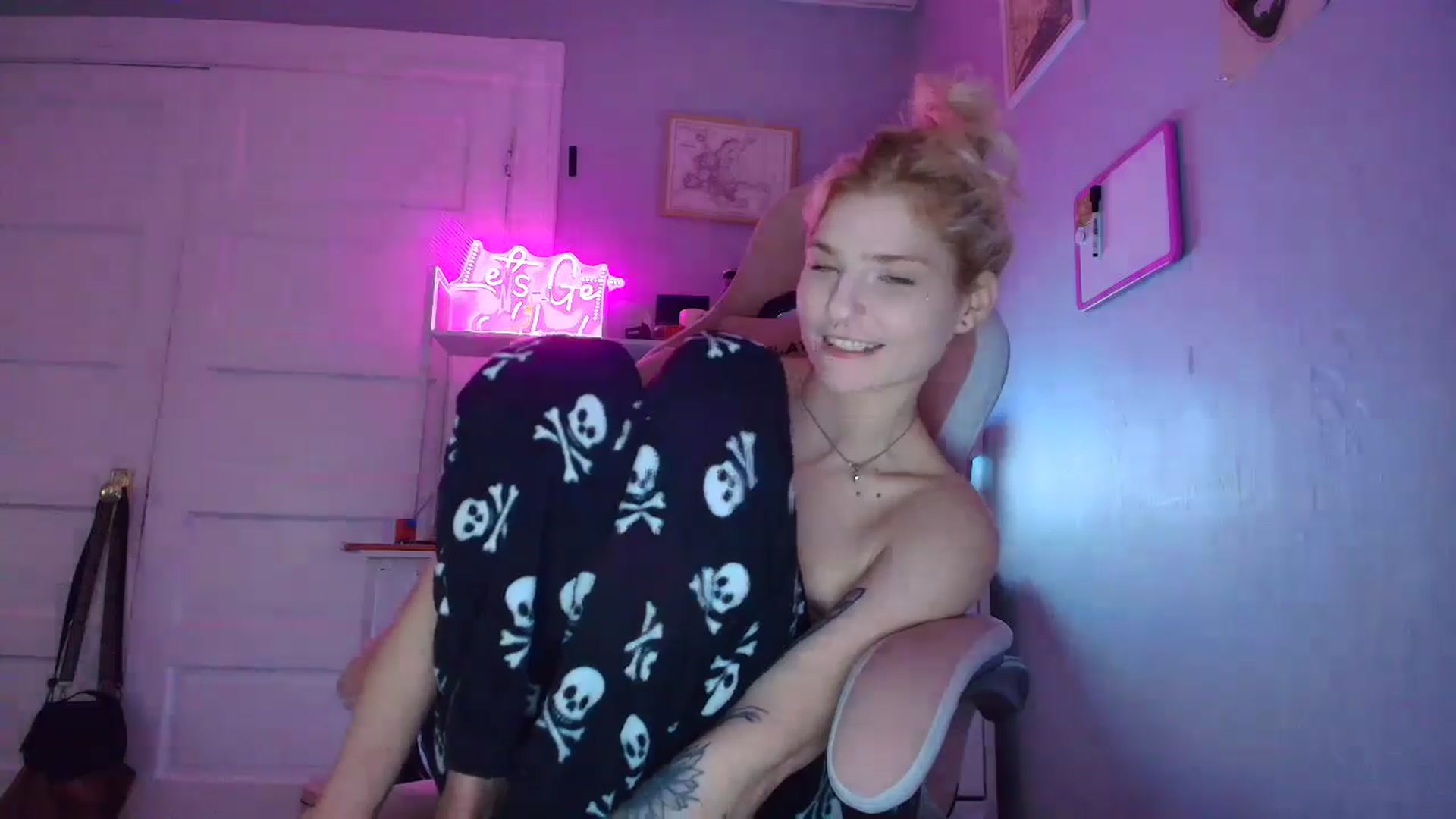 Gallery image thumbnail from DuckChan0's myfreecams stream on, 11/07/2025, 15:16 image 2 of 20