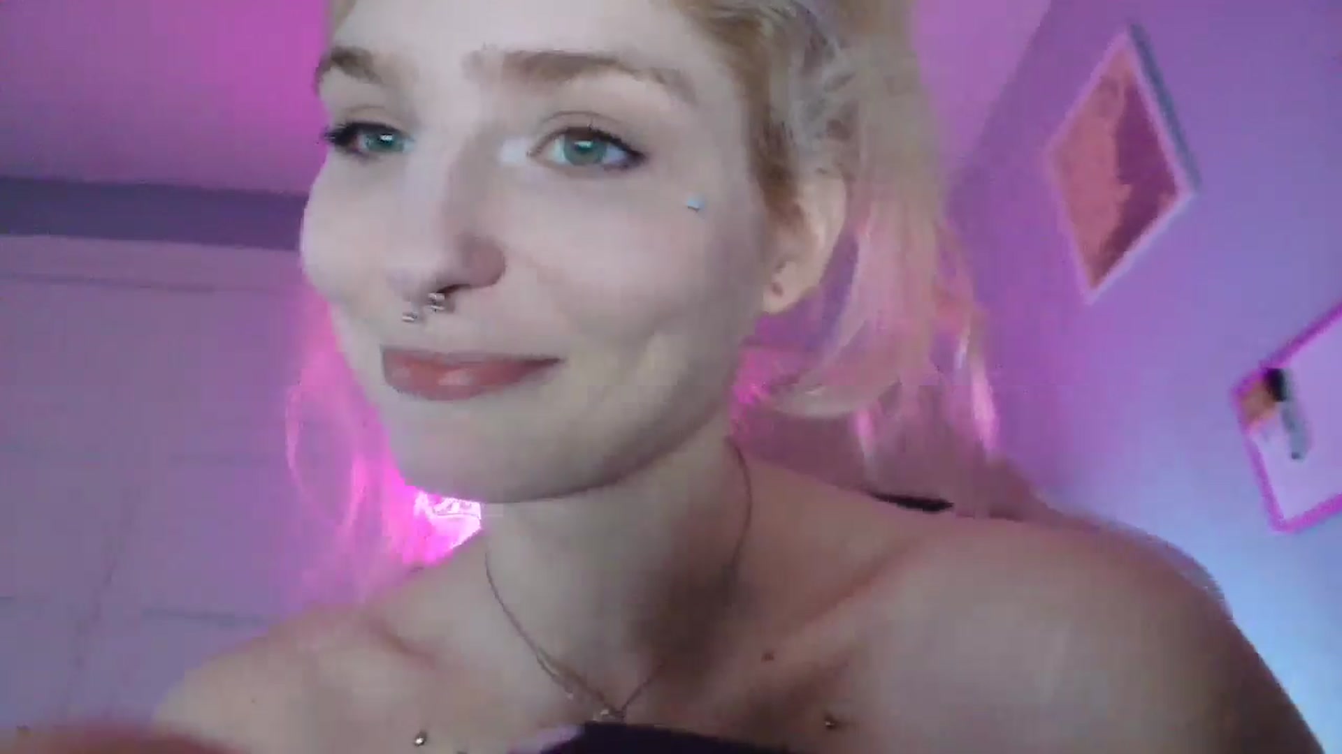 Gallery image thumbnail from DuckChan0's myfreecams stream on, 11/07/2025, 15:16 image 16 of 20
