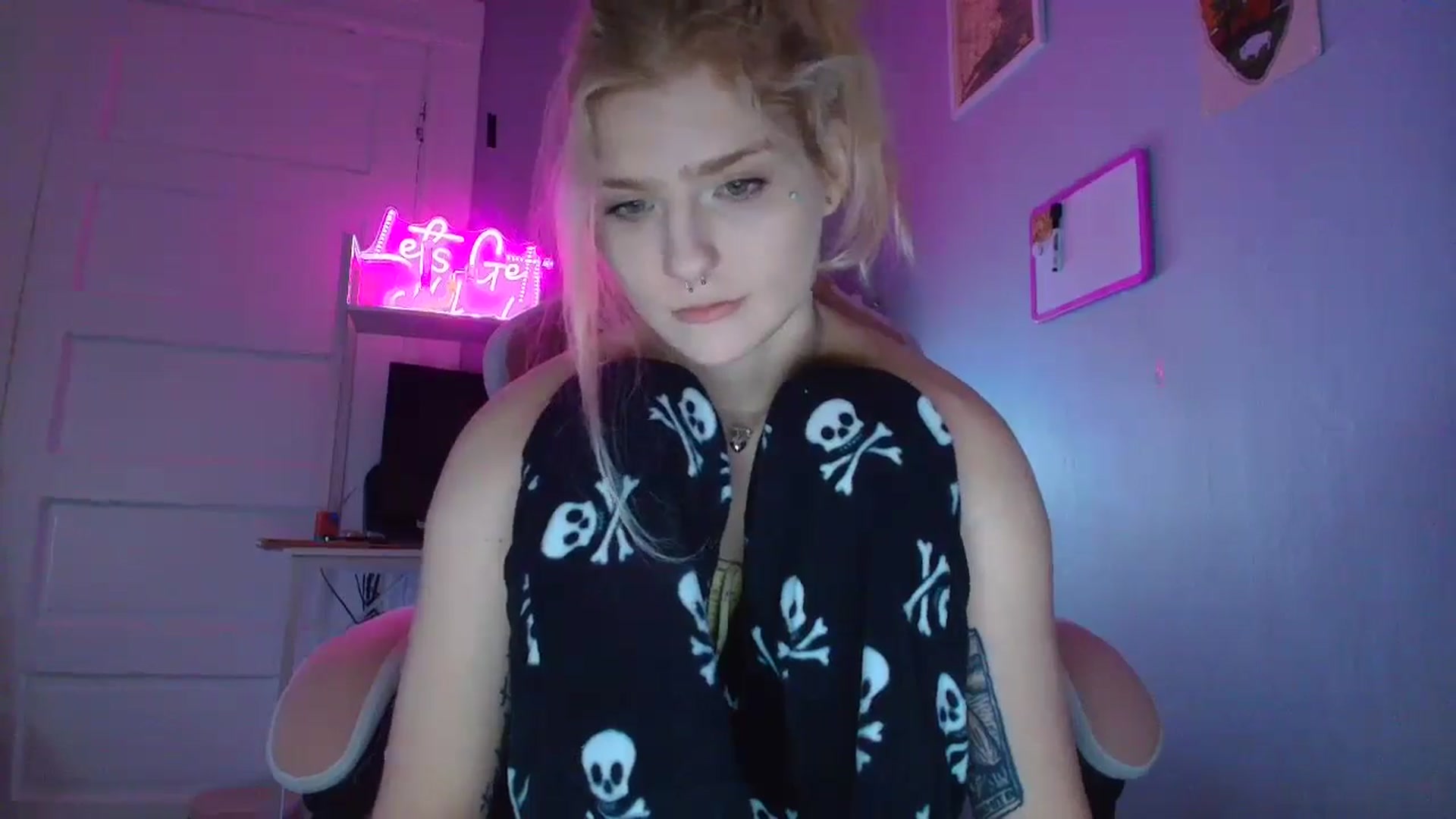Gallery image thumbnail from DuckChan0's myfreecams stream on, 11/07/2025, 15:16 image 19 of 20