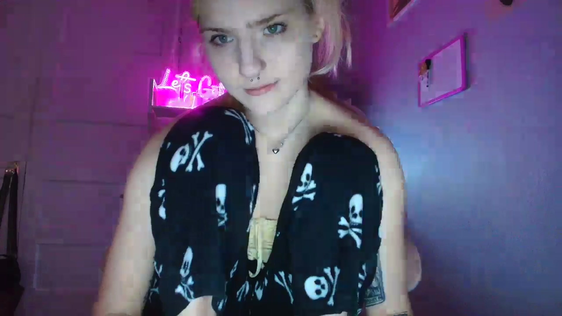 Gallery image thumbnail from DuckChan0's myfreecams stream on, 11/07/2025, 15:28 image 6 of 20