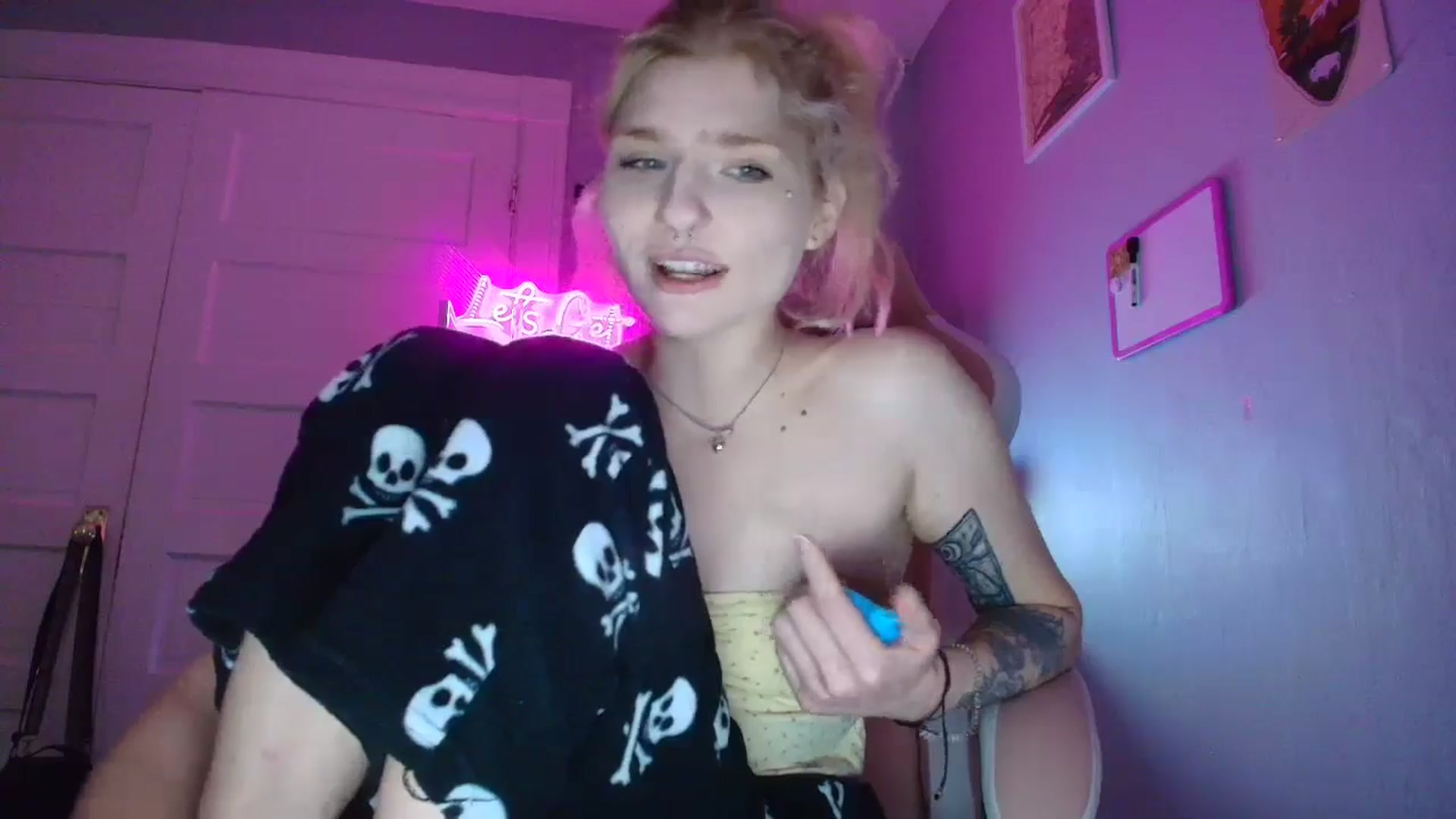 Gallery image thumbnail from DuckChan0's myfreecams stream on, 11/07/2025, 15:28 image 11 of 20
