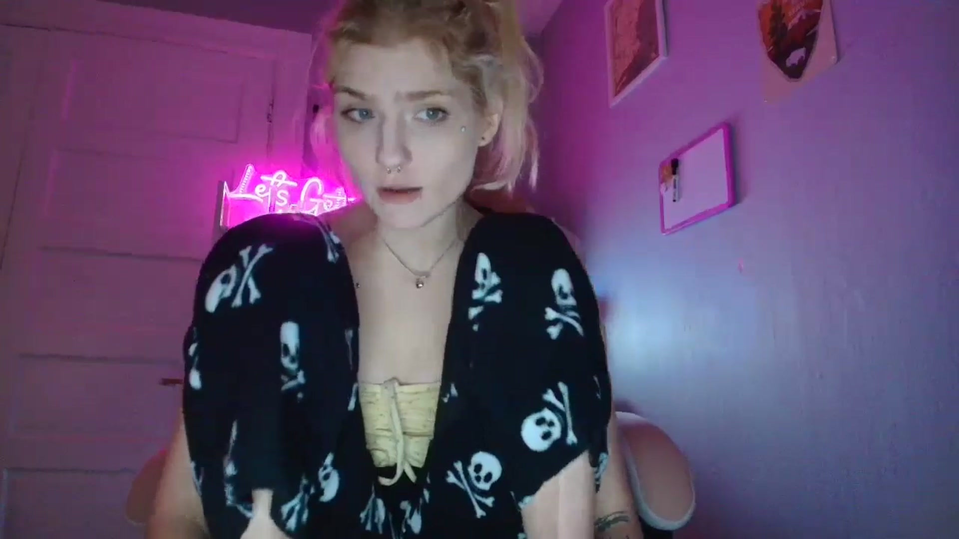 Gallery image thumbnail from DuckChan0's myfreecams stream on, 11/07/2025, 15:28 image 5 of 20