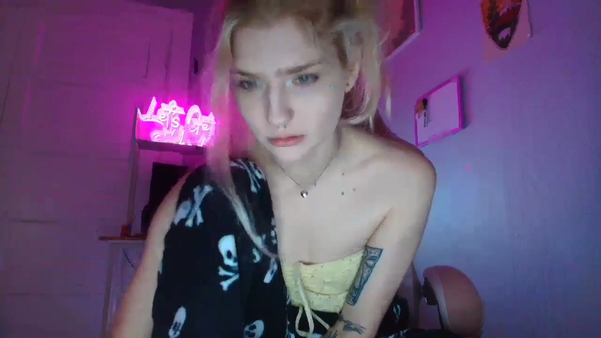 Gallery image thumbnail from DuckChan0's myfreecams stream on, 11/07/2025, 15:28 image 3 of 20