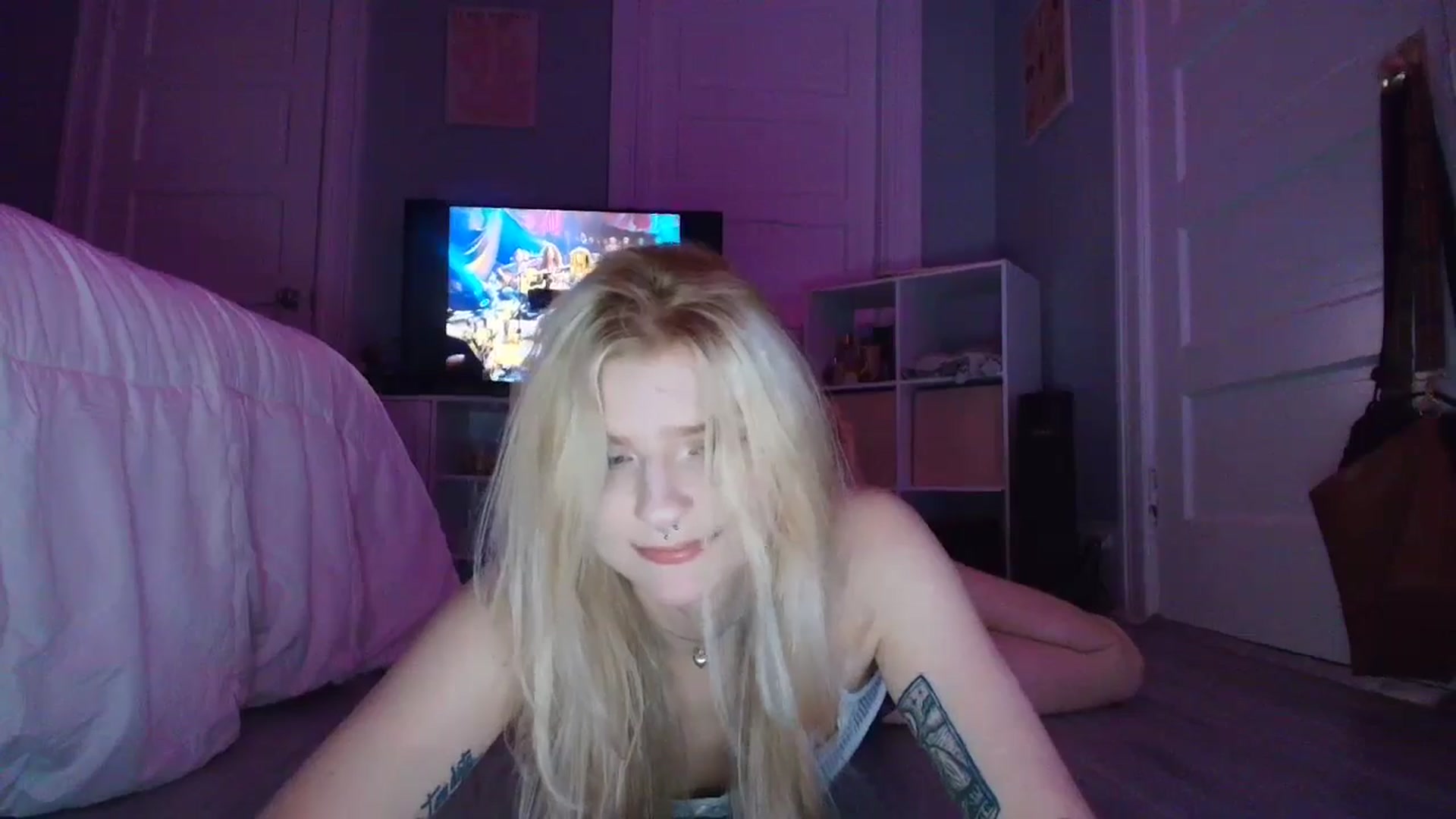 Gallery image thumbnail from DuckChan0's myfreecams stream on, 11/09/2025, 24:06 image 9 of 20