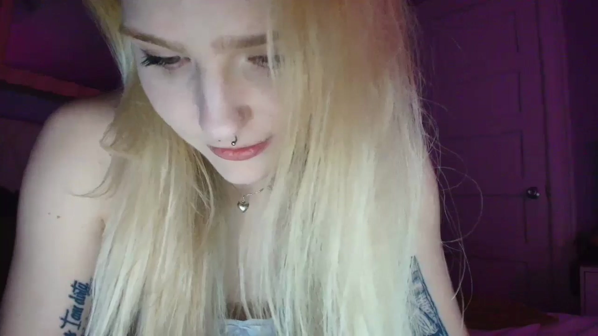 Gallery image thumbnail from DuckChan0's myfreecams stream on, 11/09/2025, 02:00 image 19 of 20