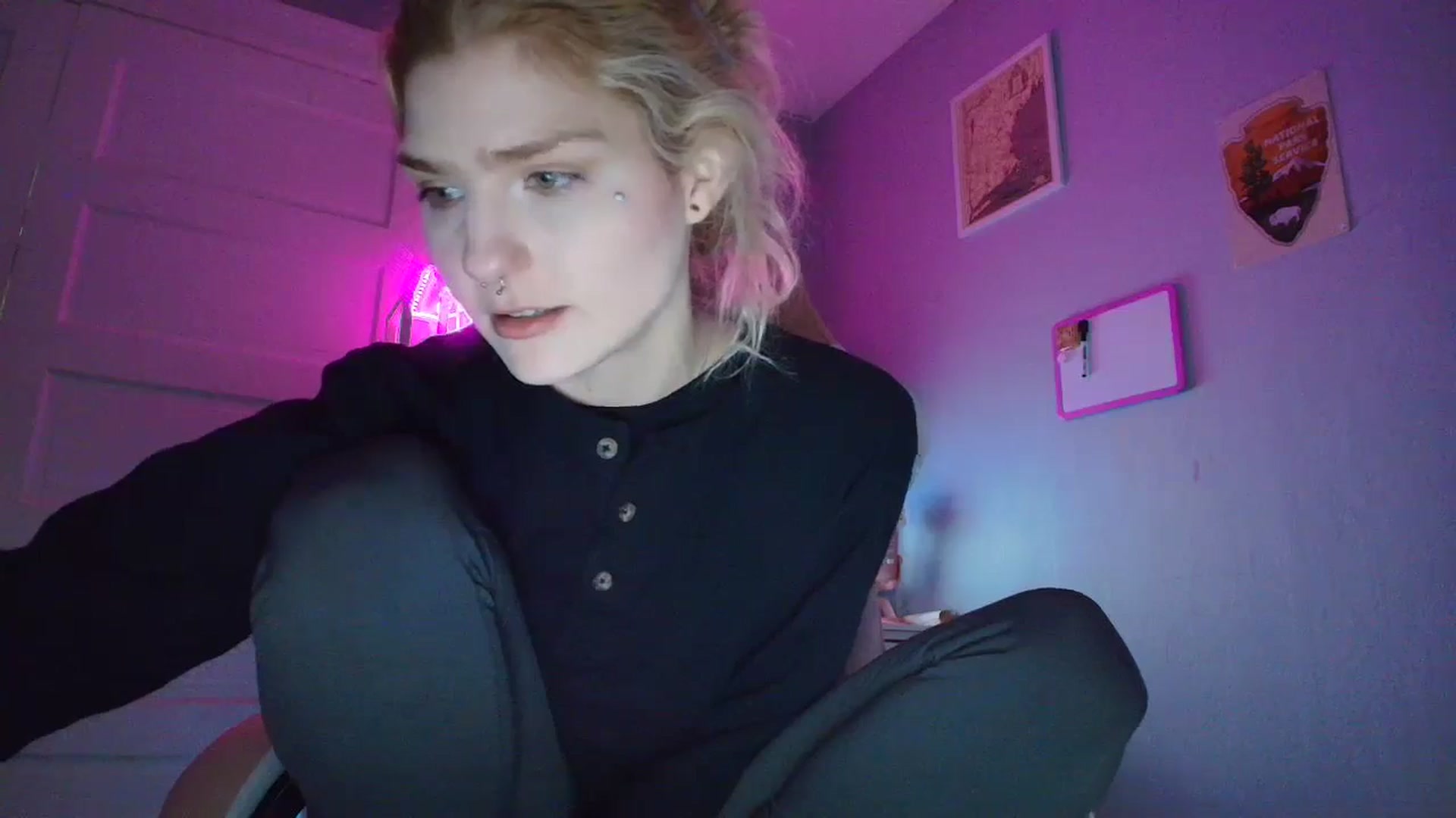 Gallery image thumbnail from DuckChan0's myfreecams stream on, 11/11/2025, 15:36 image 10 of 20