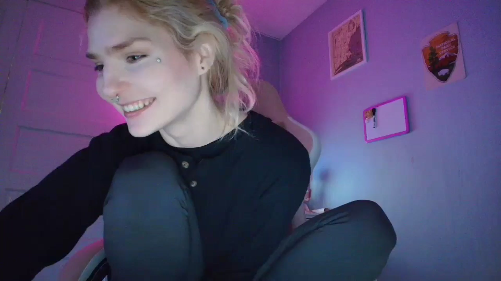 Gallery image thumbnail from DuckChan0's myfreecams stream on, 11/11/2025, 15:36 image 9 of 20
