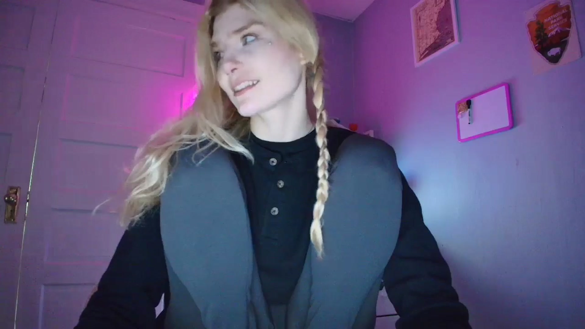 Gallery image thumbnail from DuckChan0's myfreecams stream on, 11/11/2025, 15:36 image 17 of 20