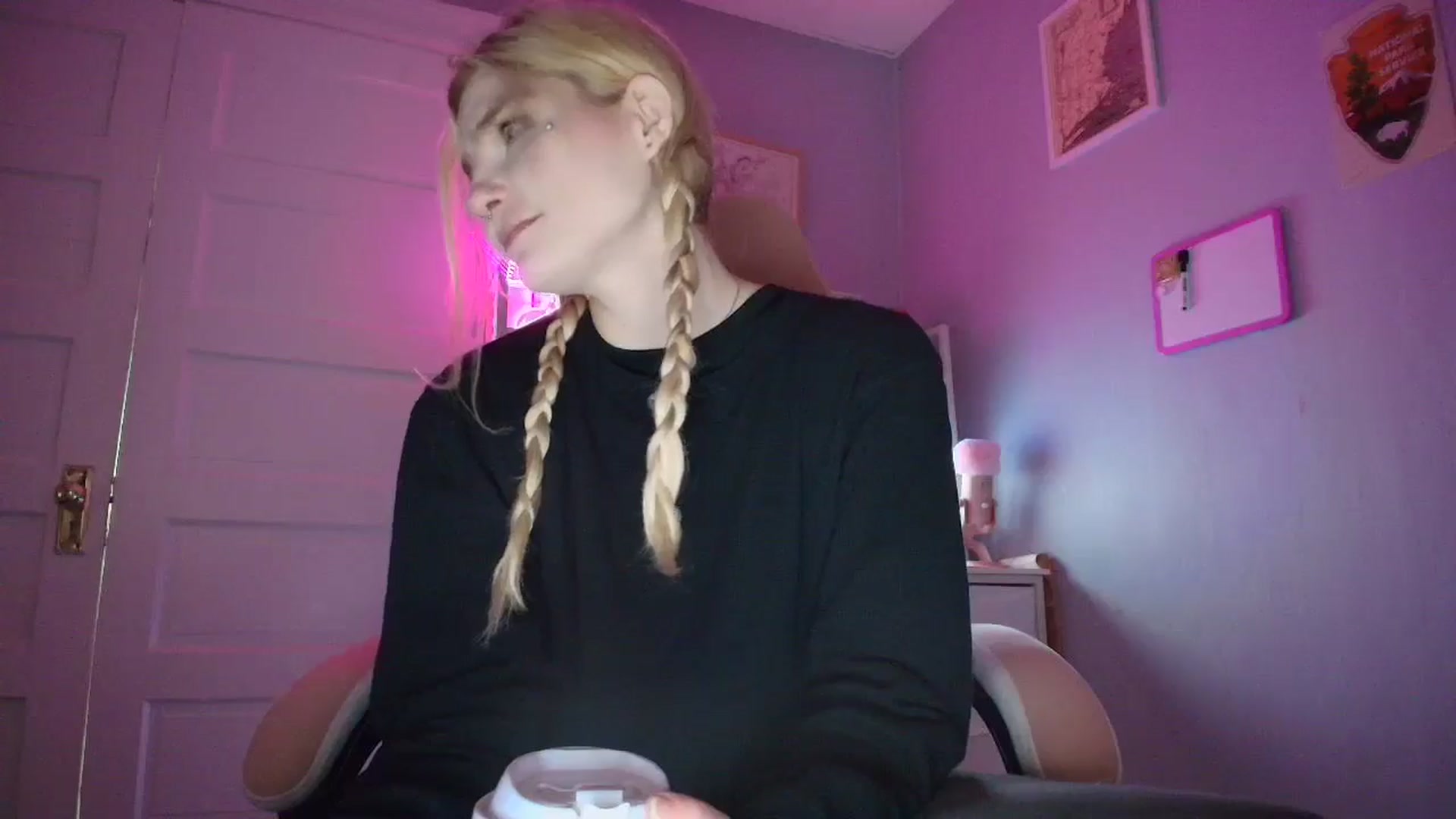 Gallery image thumbnail from DuckChan0's myfreecams stream on, 11/11/2025, 15:36 image 19 of 20