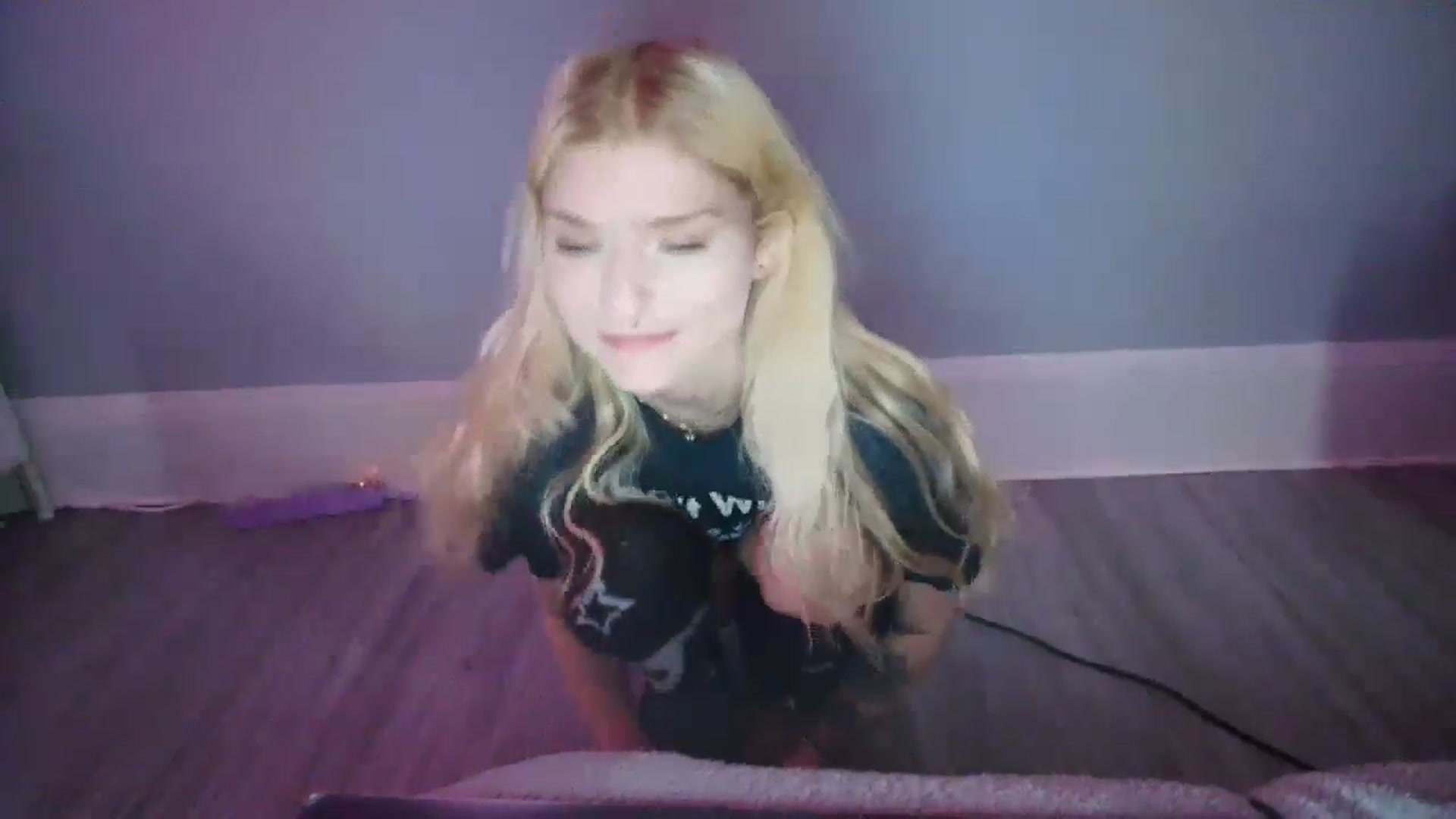 Gallery image thumbnail from DuckChan0's myfreecams stream on, 11/11/2025, 16:49 image 17 of 20