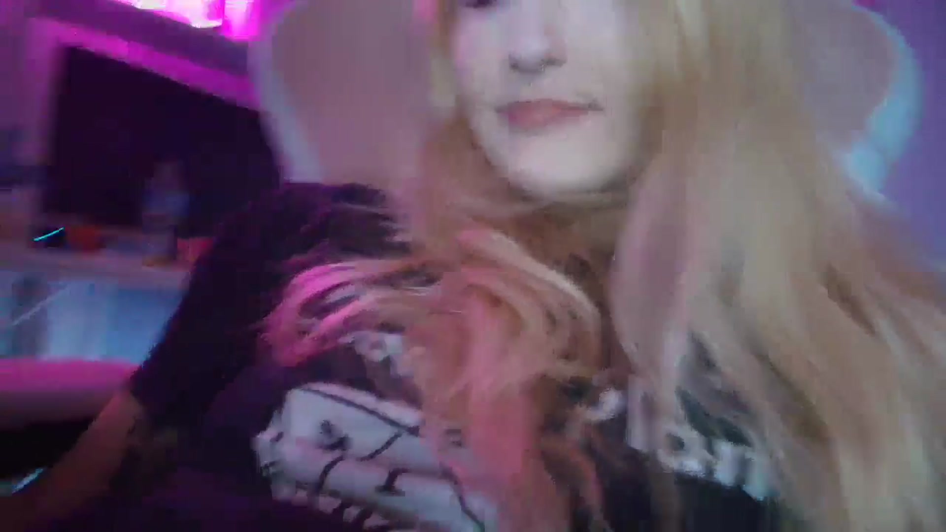 Gallery image thumbnail from DuckChan0's myfreecams stream on, 11/11/2025, 16:49 image 9 of 20