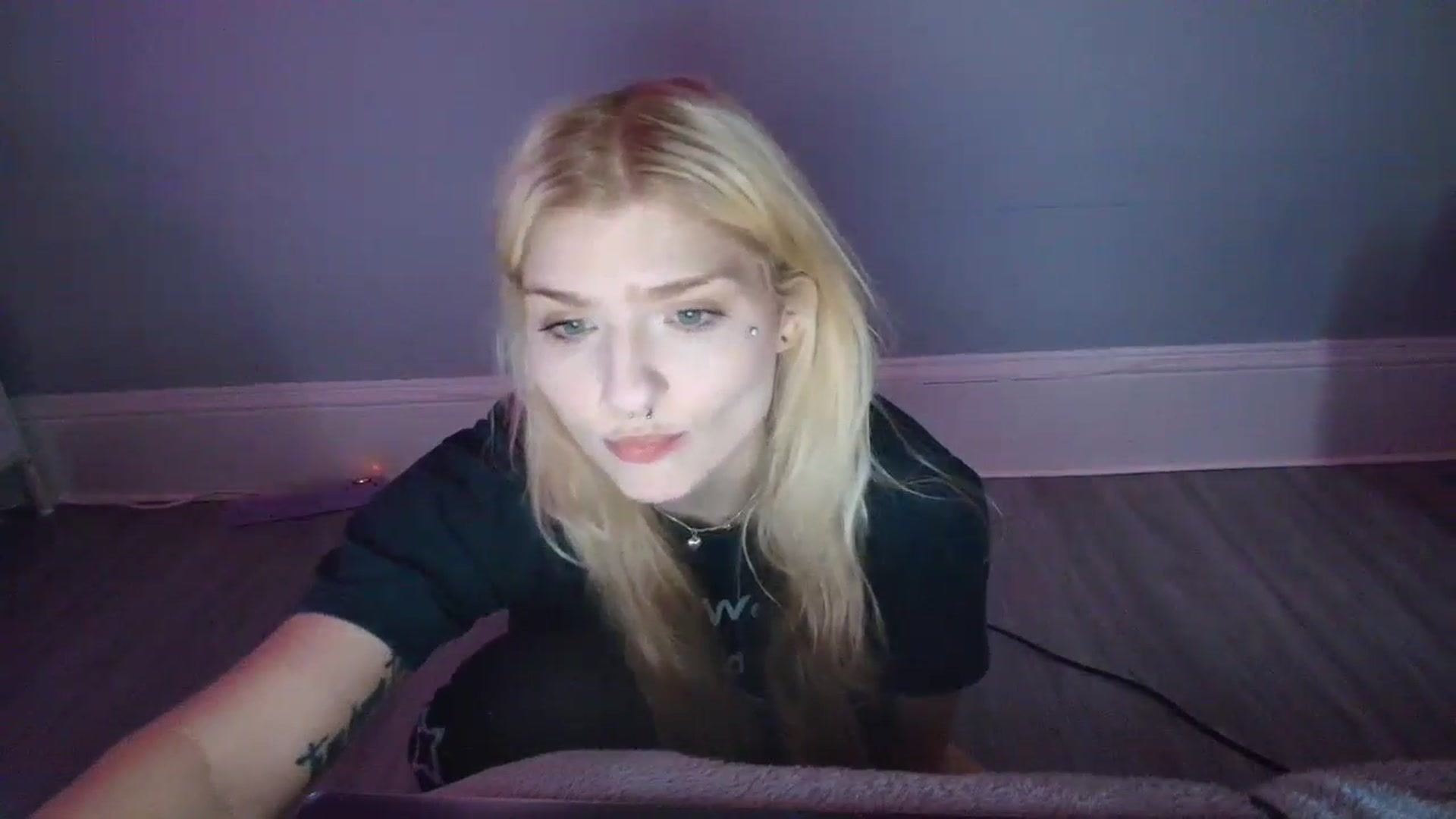 Gallery image thumbnail from DuckChan0's myfreecams stream on, 11/11/2025, 16:49 image 18 of 20