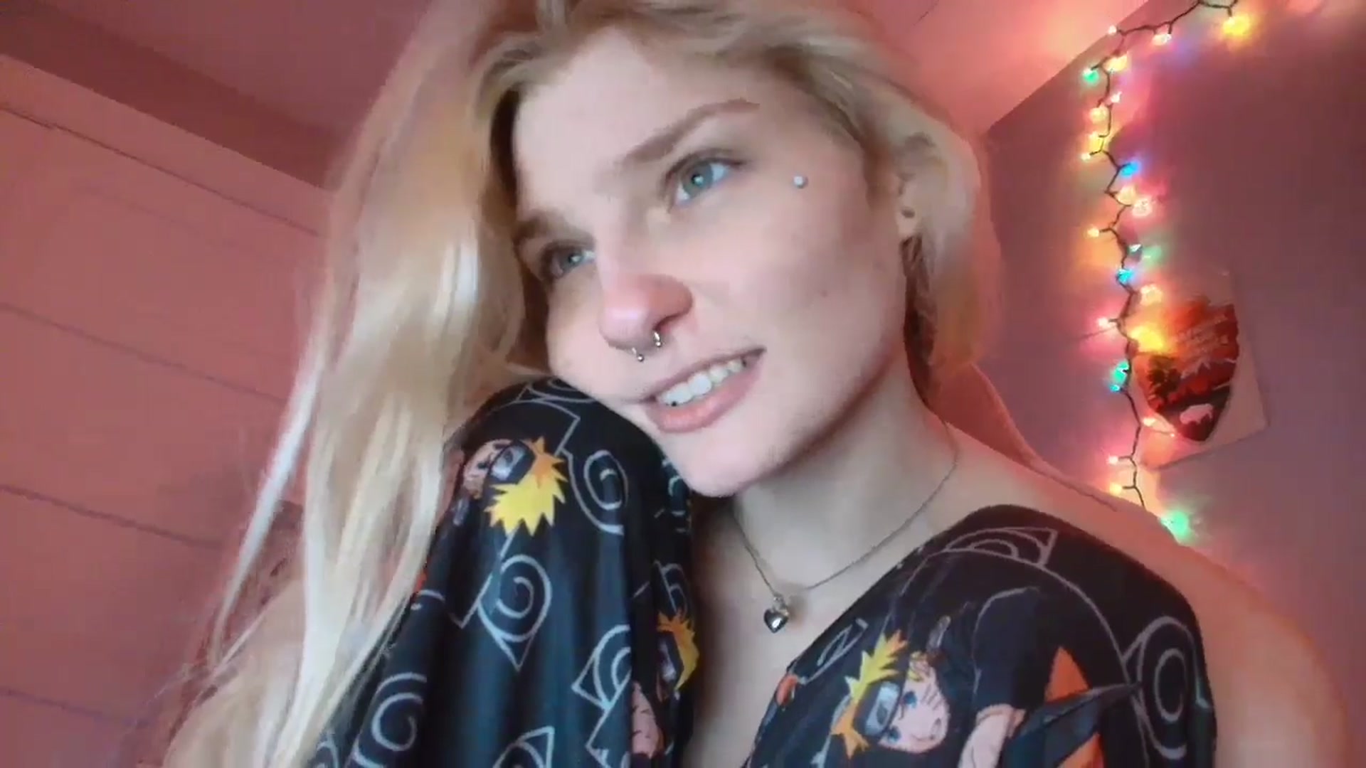 Gallery image thumbnail from DuckChan0's myfreecams stream on, 11/12/2025, 15:32 image 9 of 20