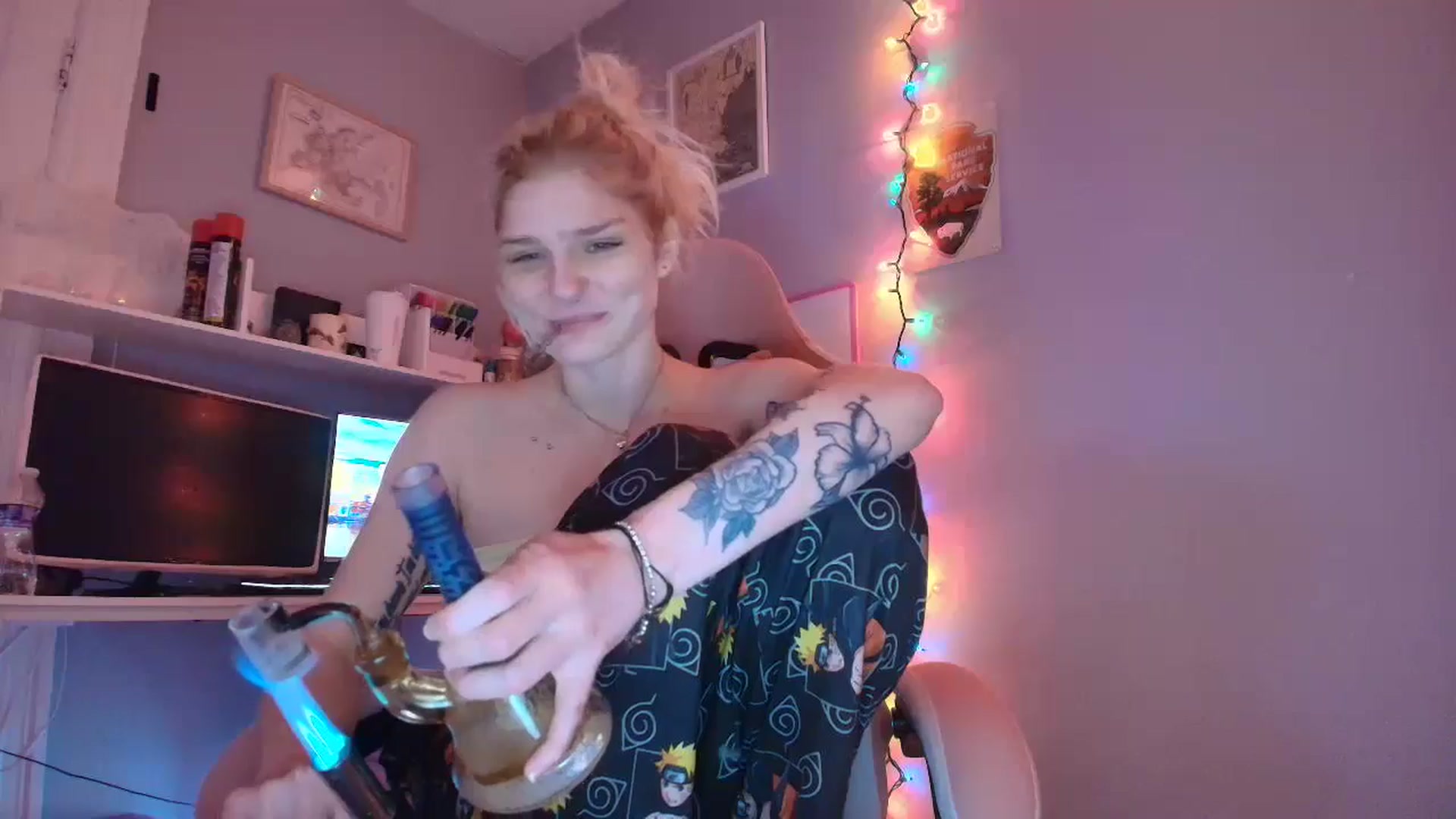 Gallery image thumbnail from DuckChan0's myfreecams stream on, 11/12/2025, 15:32 image 12 of 20