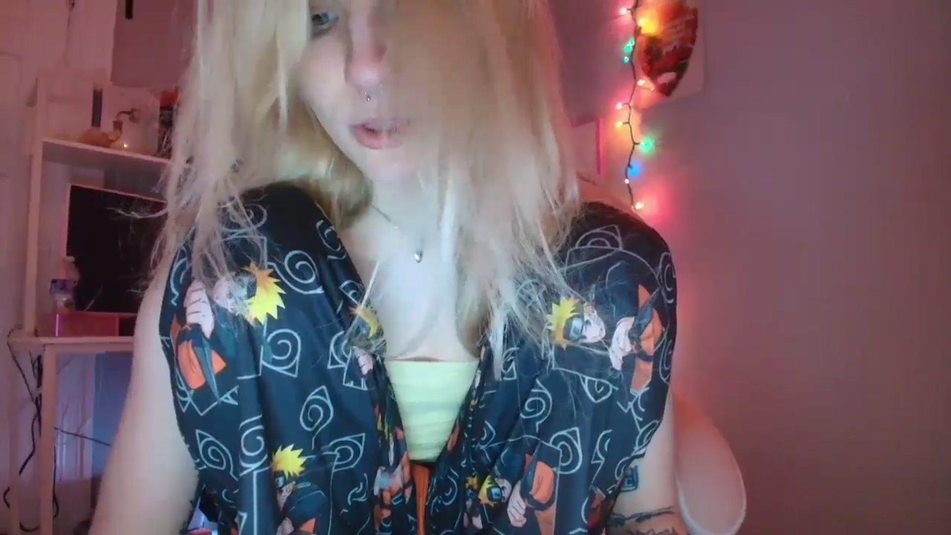 Gallery image thumbnail from DuckChan0's myfreecams stream on, 11/12/2025, 15:32 image 10 of 20