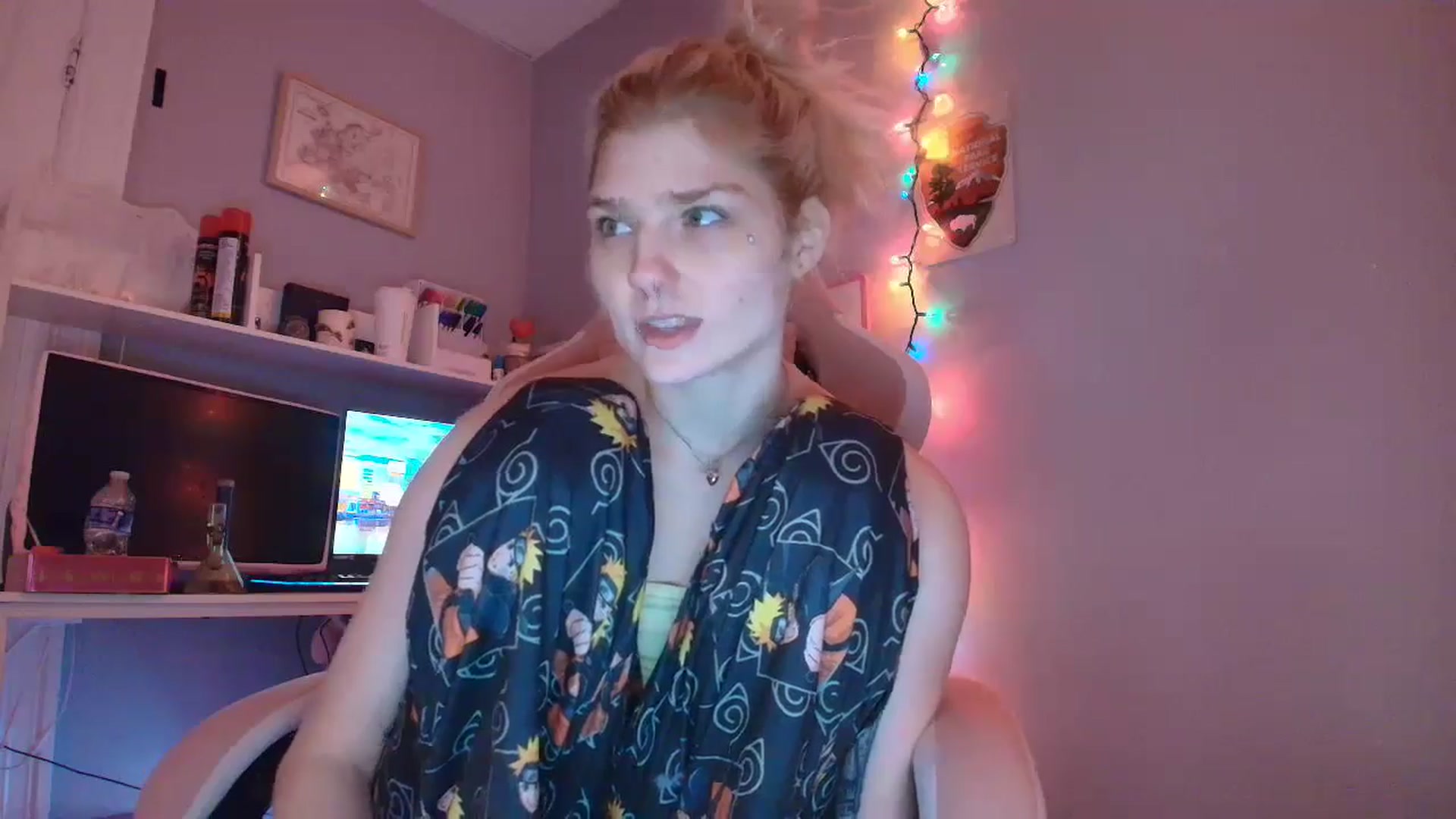 Gallery image thumbnail from DuckChan0's myfreecams stream on, 11/12/2025, 15:32 image 15 of 20