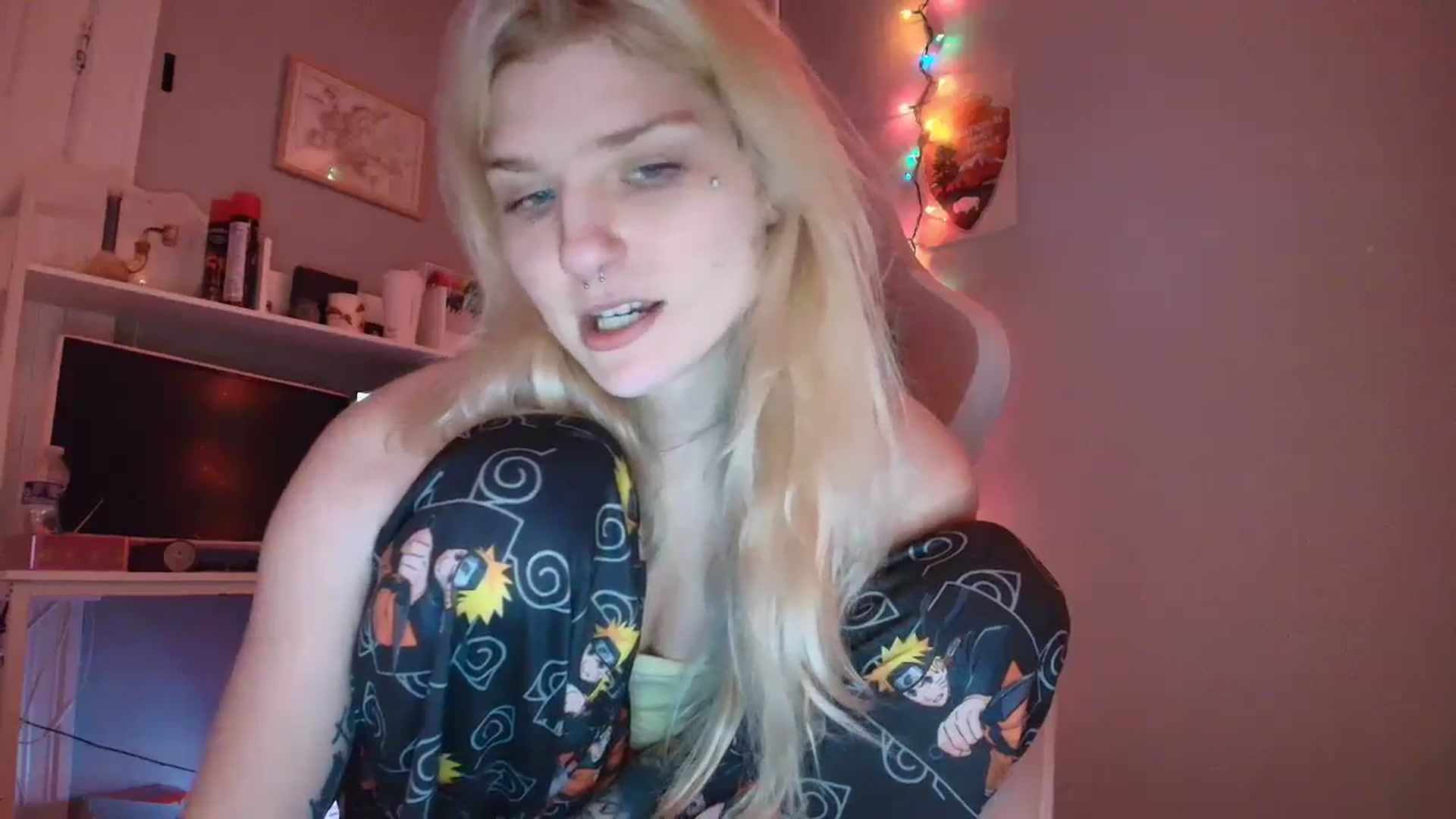 Gallery image thumbnail from DuckChan0's myfreecams stream on, 11/12/2025, 15:32 image 8 of 20