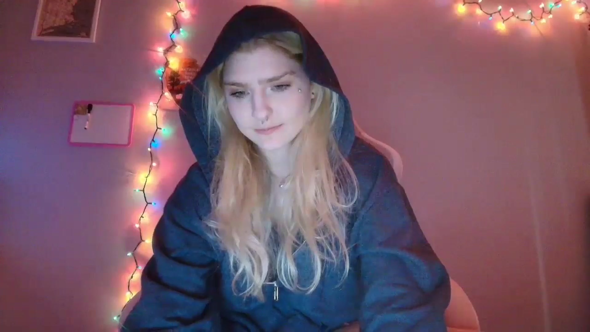 Gallery image thumbnail from DuckChan0's myfreecams stream on, 11/13/2025, 17:19 image 8 of 20