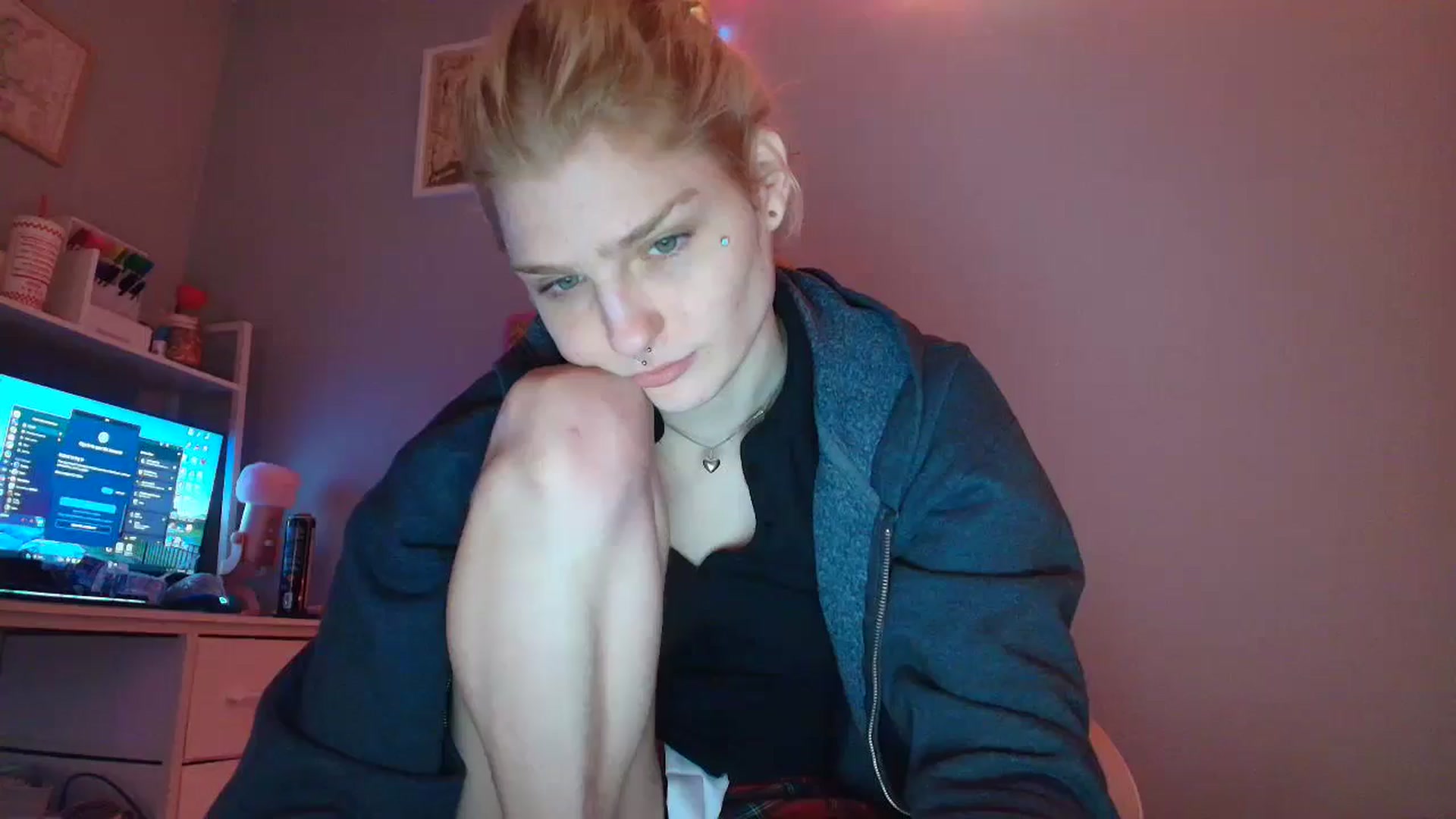 Gallery image thumbnail from DuckChan0's myfreecams stream on, 11/13/2025, 17:19 image 1 of 20
