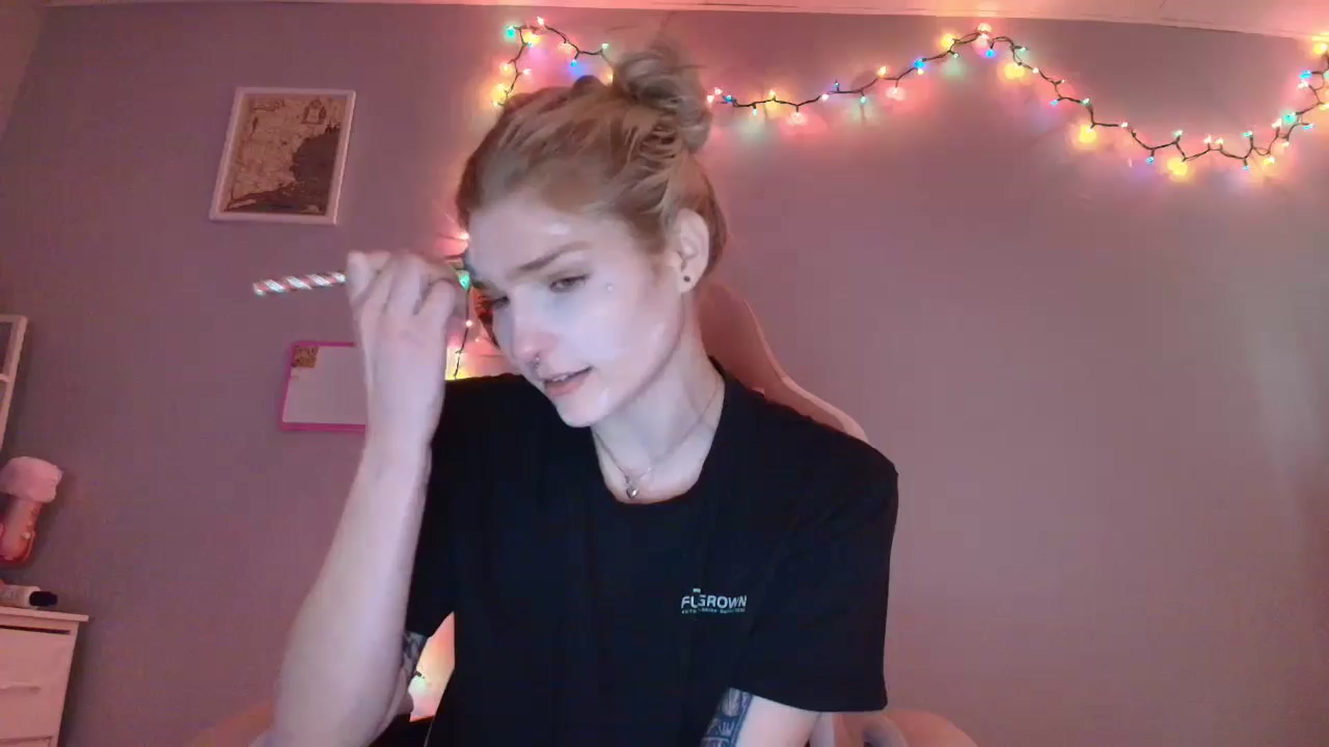 Gallery image thumbnail from DuckChan0's myfreecams stream on, 11/17/2025, 15:52 image 1 of 20