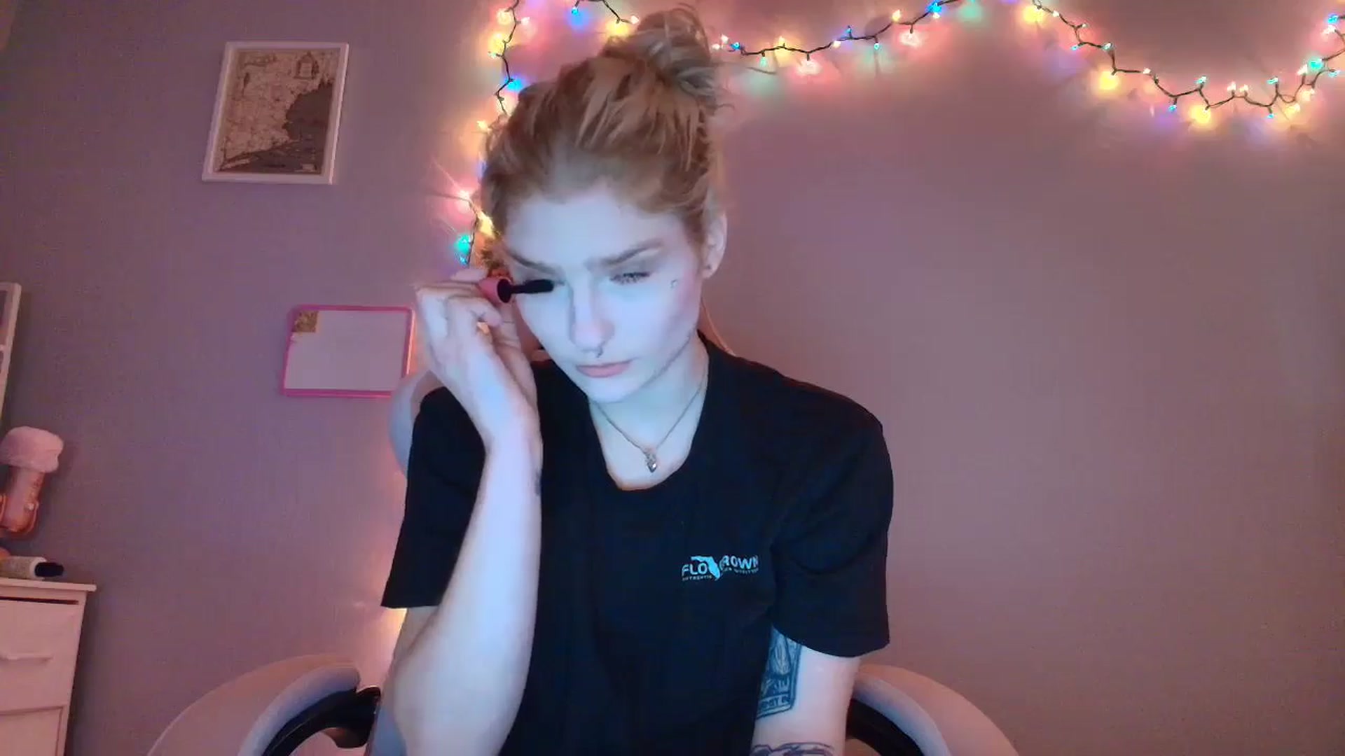 Gallery image thumbnail from DuckChan0's myfreecams stream on, 11/17/2025, 15:52 image 3 of 20