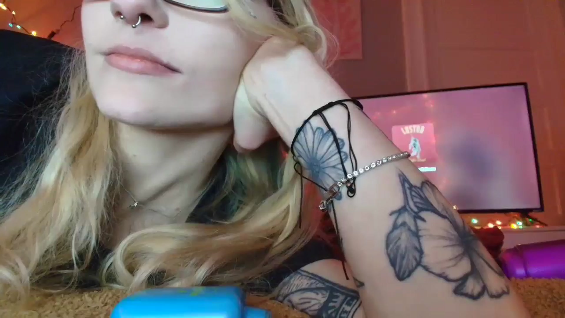Gallery image thumbnail from DuckChan0's myfreecams stream on, 11/17/2025, 17:20 image 5 of 20