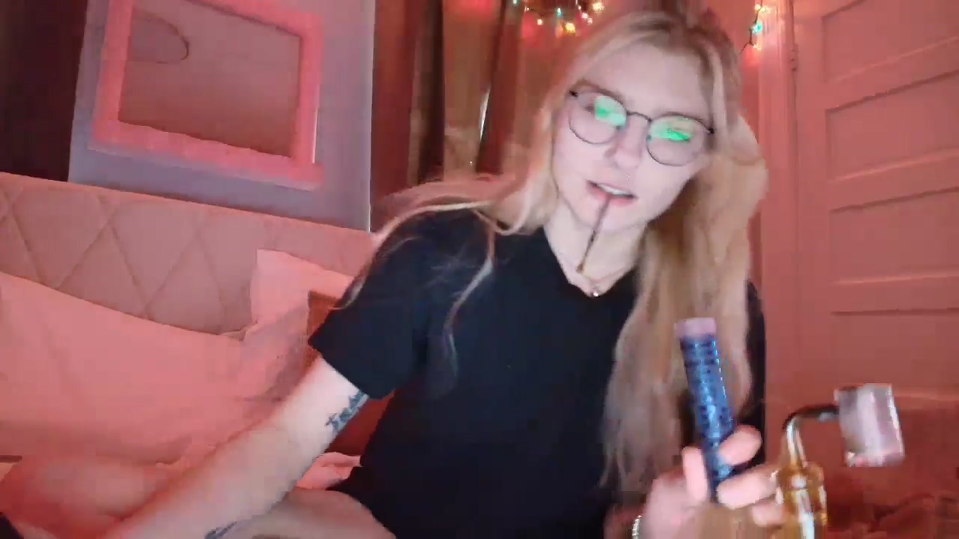Gallery image thumbnail from DuckChan0's myfreecams stream on, 11/17/2025, 17:20 image 15 of 20