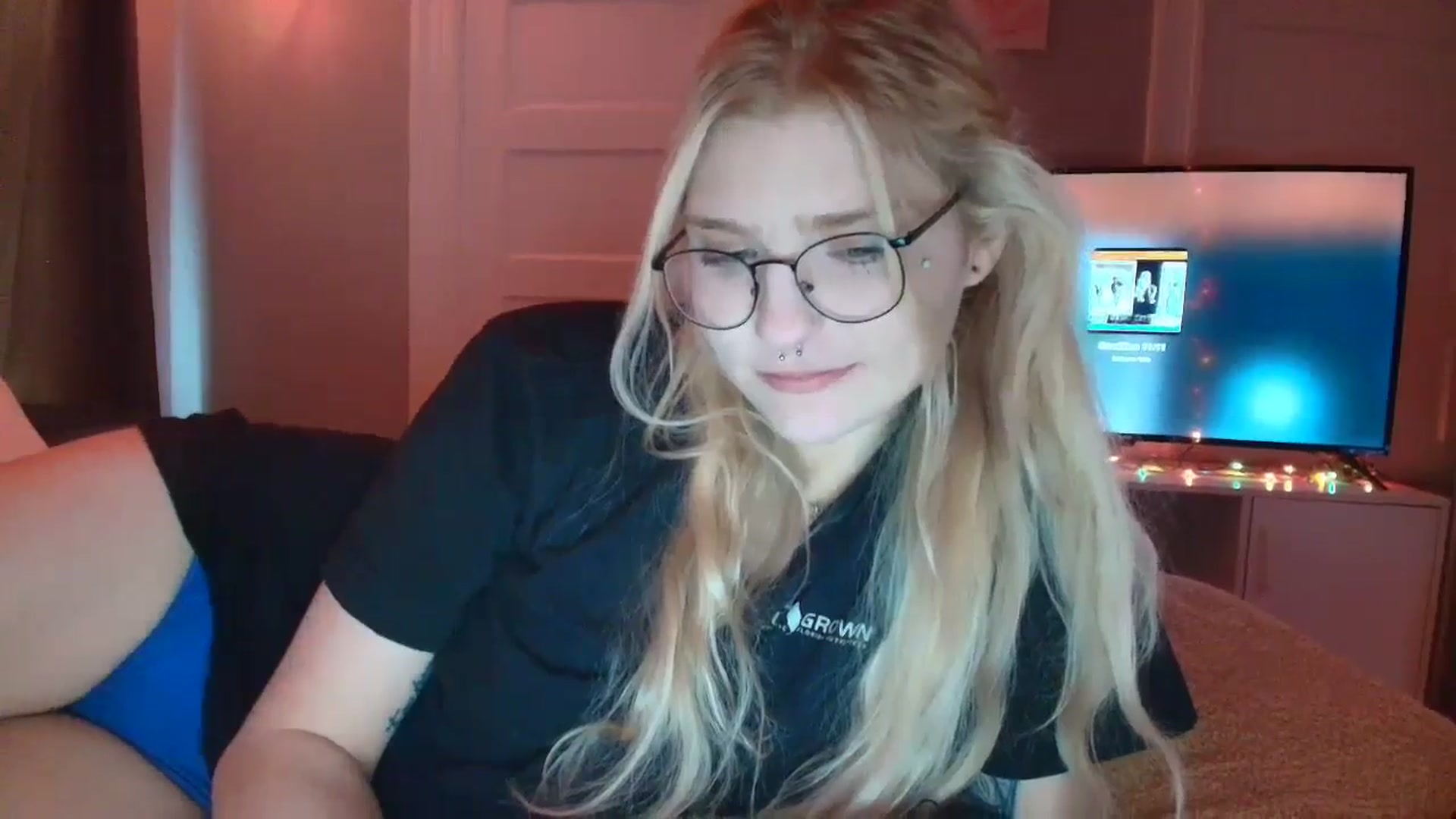 Gallery image thumbnail from DuckChan0's myfreecams stream on, 11/17/2025, 17:20 image 20 of 20