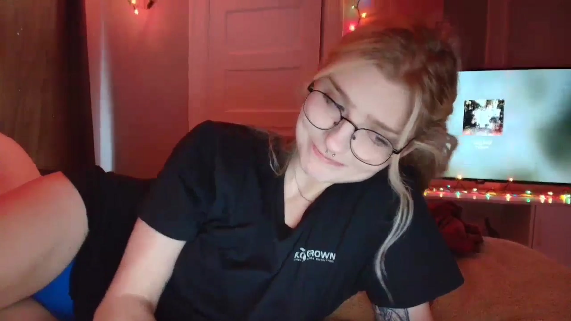 Gallery image thumbnail from DuckChan0's myfreecams stream on, 11/17/2025, 17:20 image 18 of 20