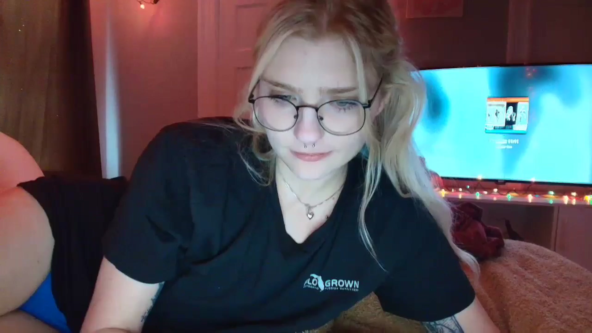 Gallery image thumbnail from DuckChan0's myfreecams stream on, 11/17/2025, 17:20 image 19 of 20
