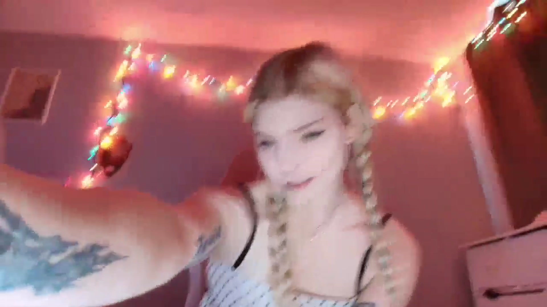 Gallery image thumbnail from DuckChan0's myfreecams stream on, 11/19/2025, 18:26 image 5 of 20