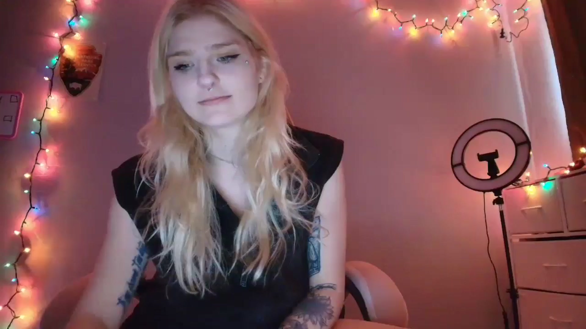Gallery image thumbnail from DuckChan0's myfreecams stream on, 11/20/2025, 16:12 image 16 of 20
