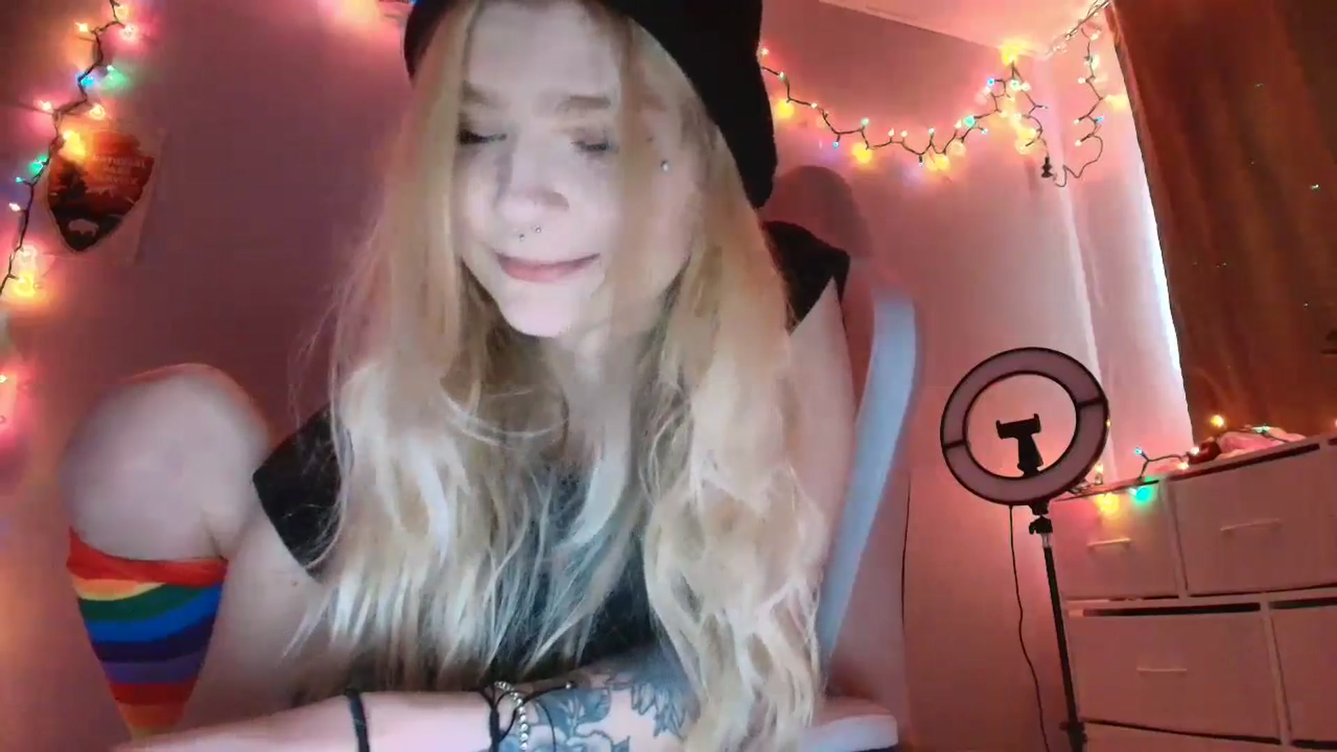 Gallery image thumbnail from DuckChan0's myfreecams stream on, 11/20/2025, 16:12 image 5 of 20