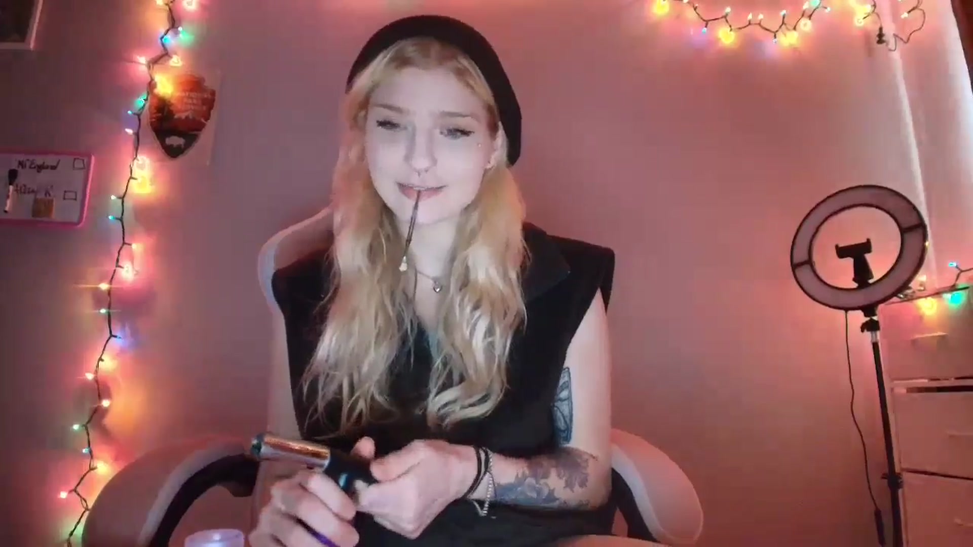 Gallery image thumbnail from DuckChan0's myfreecams stream on, 11/20/2025, 16:12 image 4 of 20