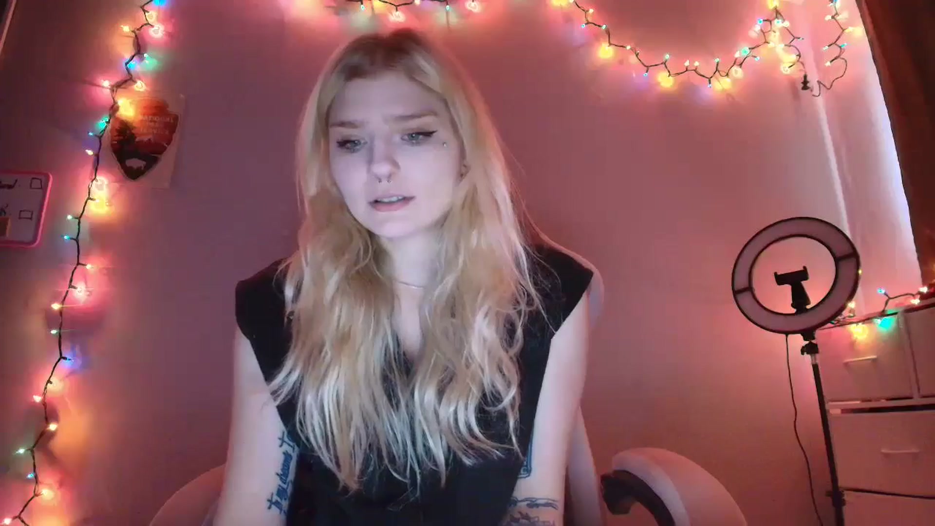 Gallery image thumbnail from DuckChan0's myfreecams stream on, 11/20/2025, 16:12 image 18 of 20
