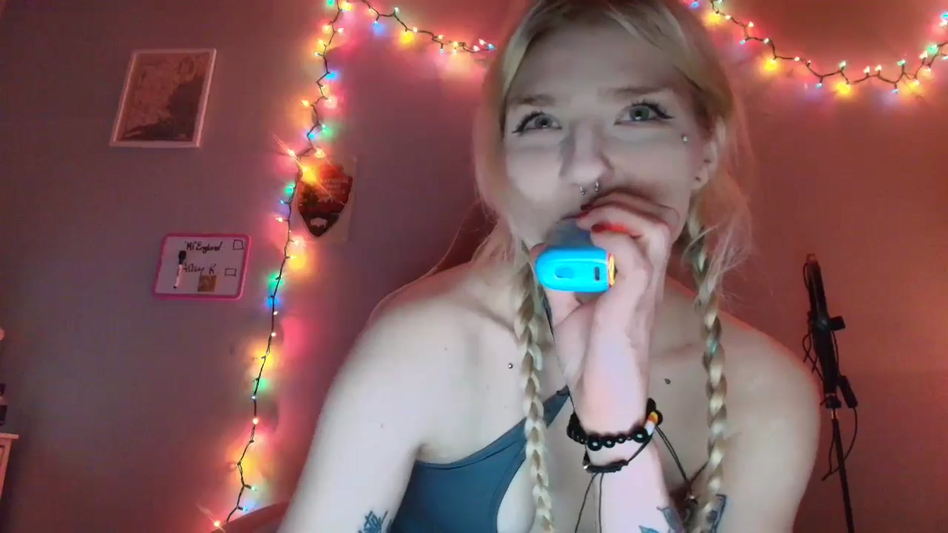 Gallery image thumbnail from DuckChan0's myfreecams stream on, 11/23/2025, 24:05 image 10 of 20