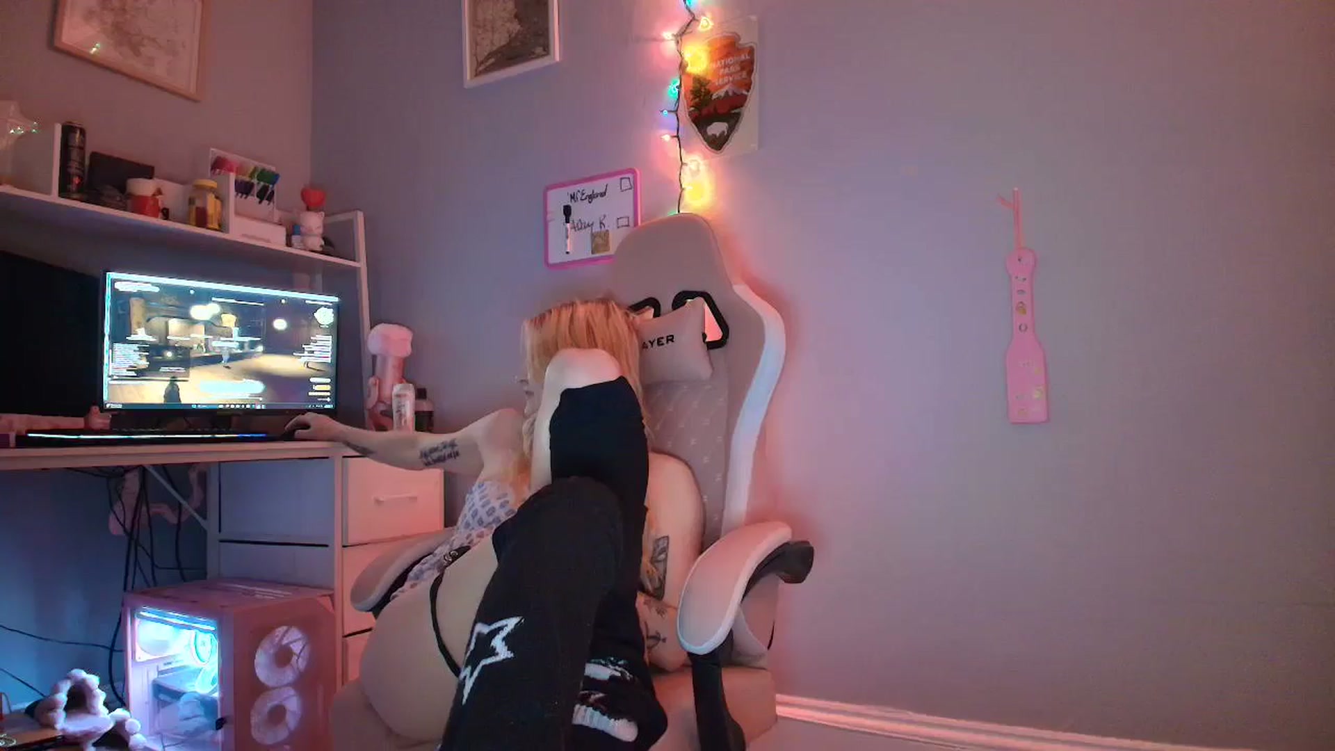 Gallery image thumbnail from DuckChan0's myfreecams stream on, 11/23/2025, 16:46 image 17 of 20
