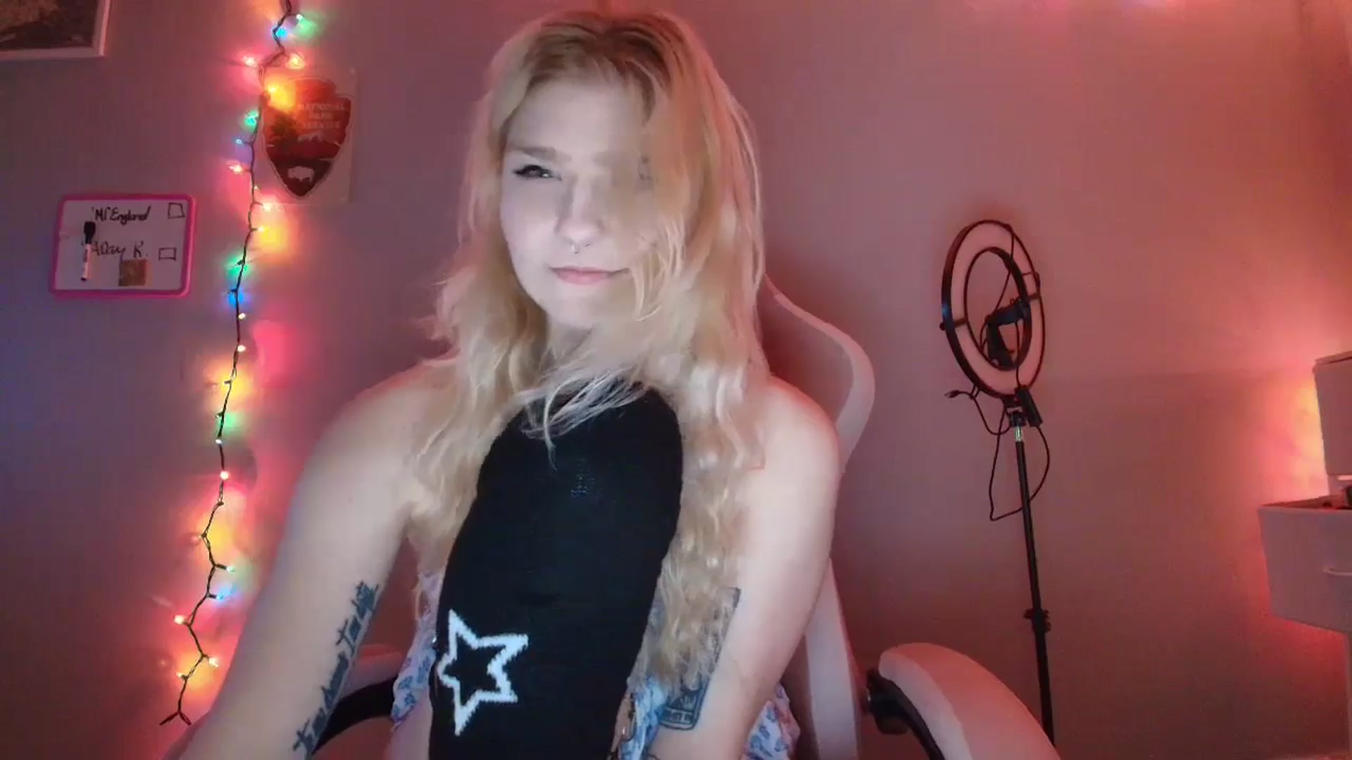 Gallery image thumbnail from DuckChan0's myfreecams stream on, 11/23/2025, 16:46 image 15 of 20
